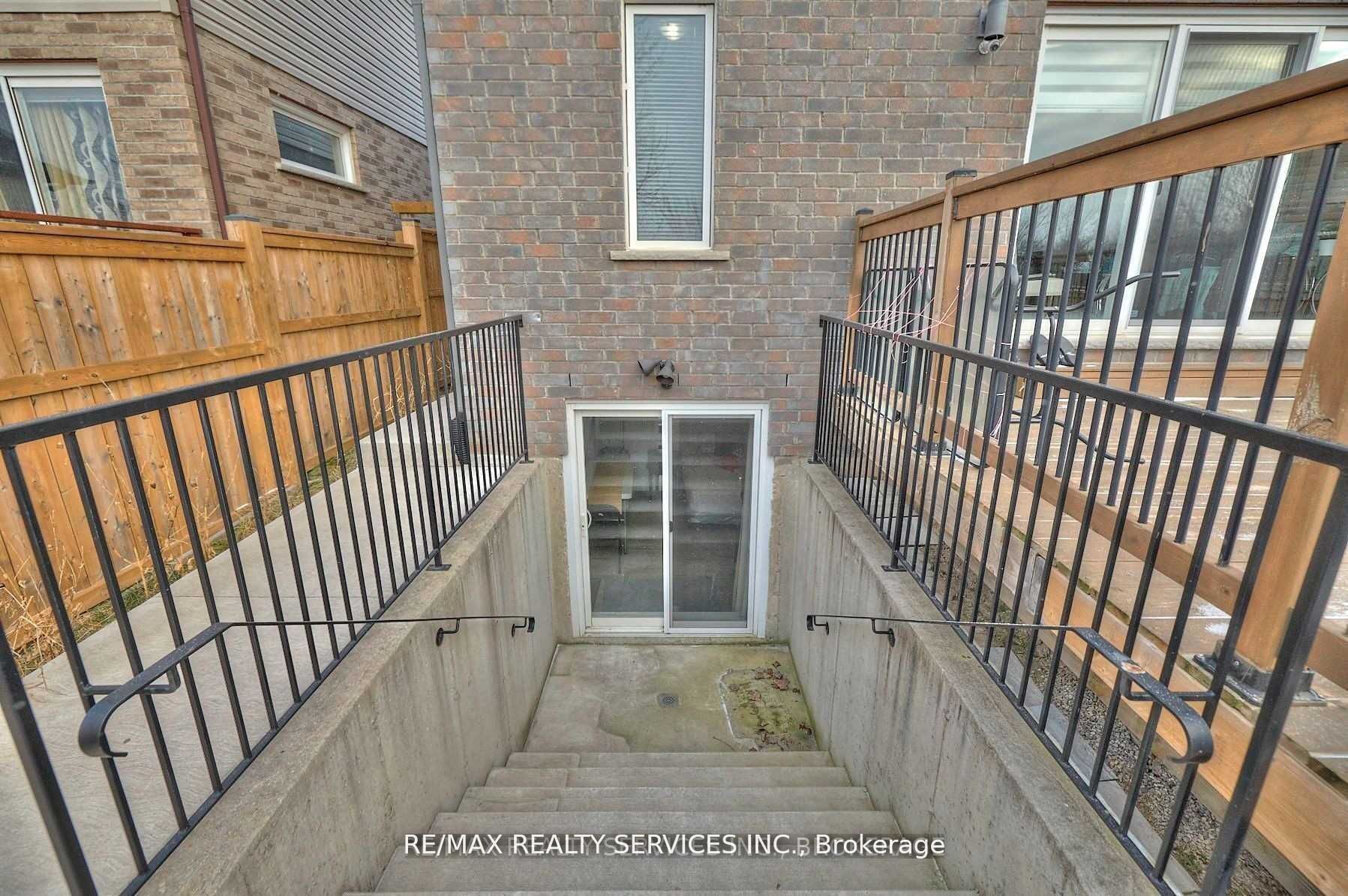 6045 Ernest Crescent Bsmt Property Photo 2