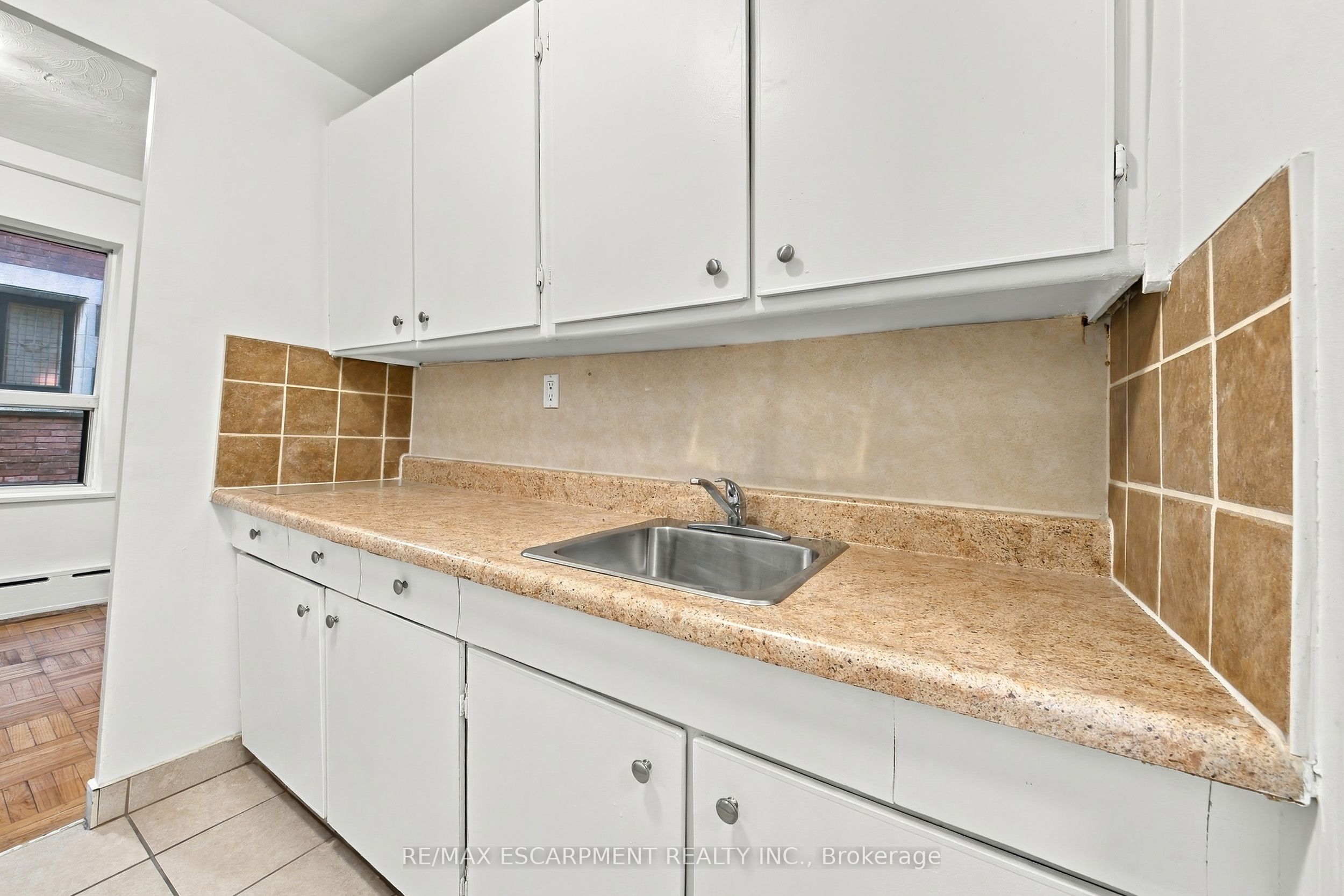 325a James Street S 309 Property Photo 2