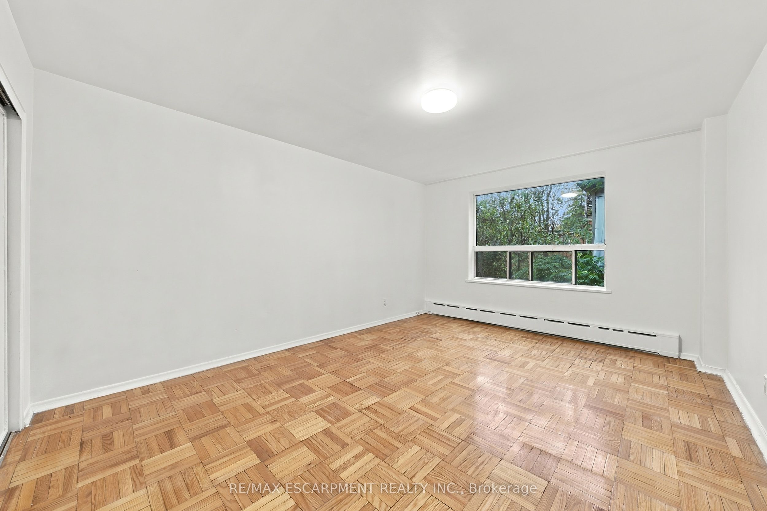 325a James Street S 309 Property Photo 9