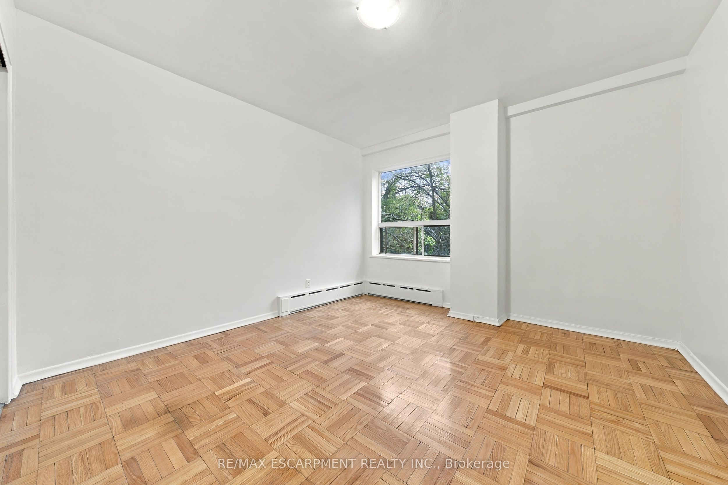 325a James Street S 309 Property Photo 11
