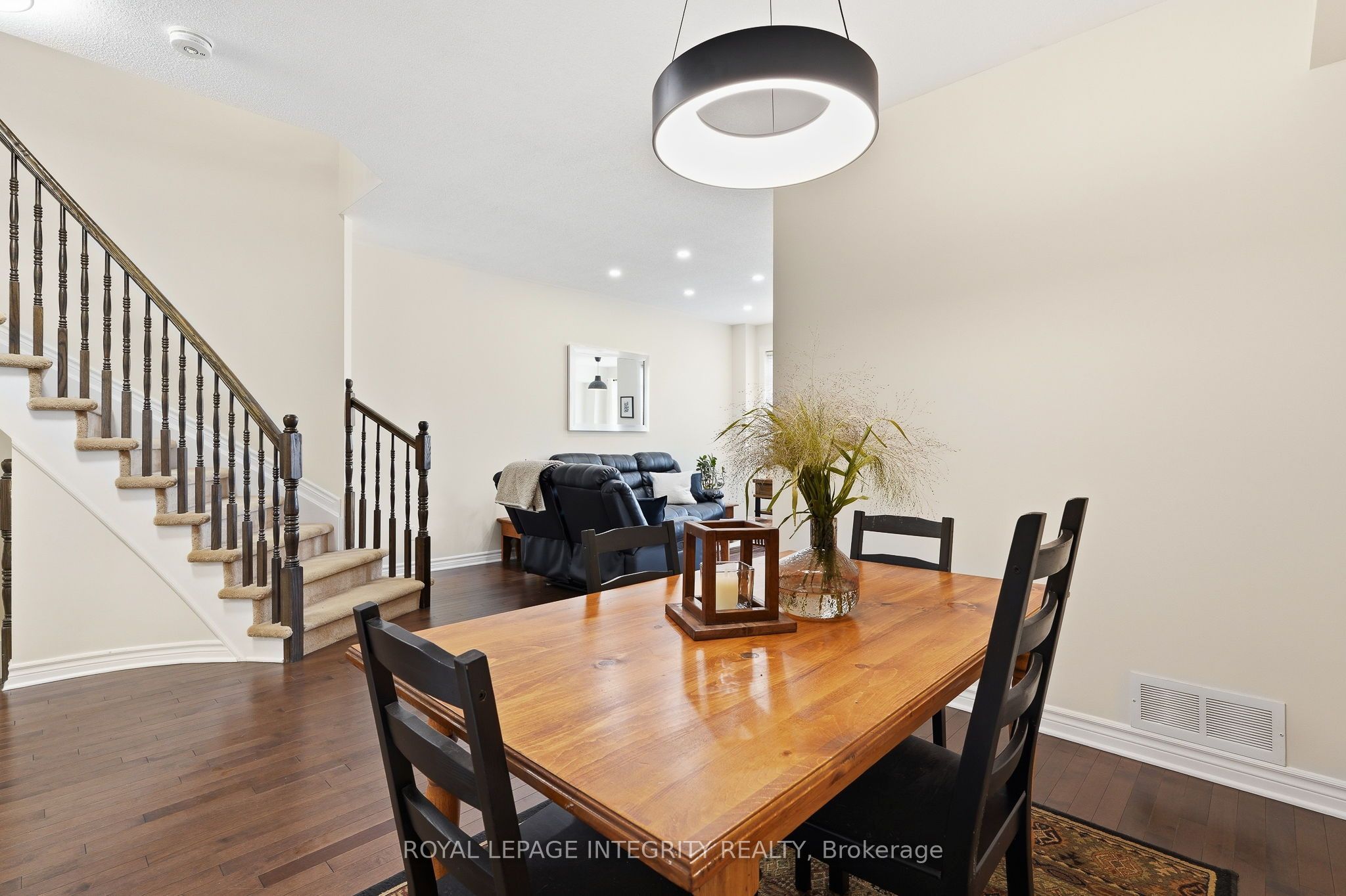 427 Sultan Street Property Photo 8