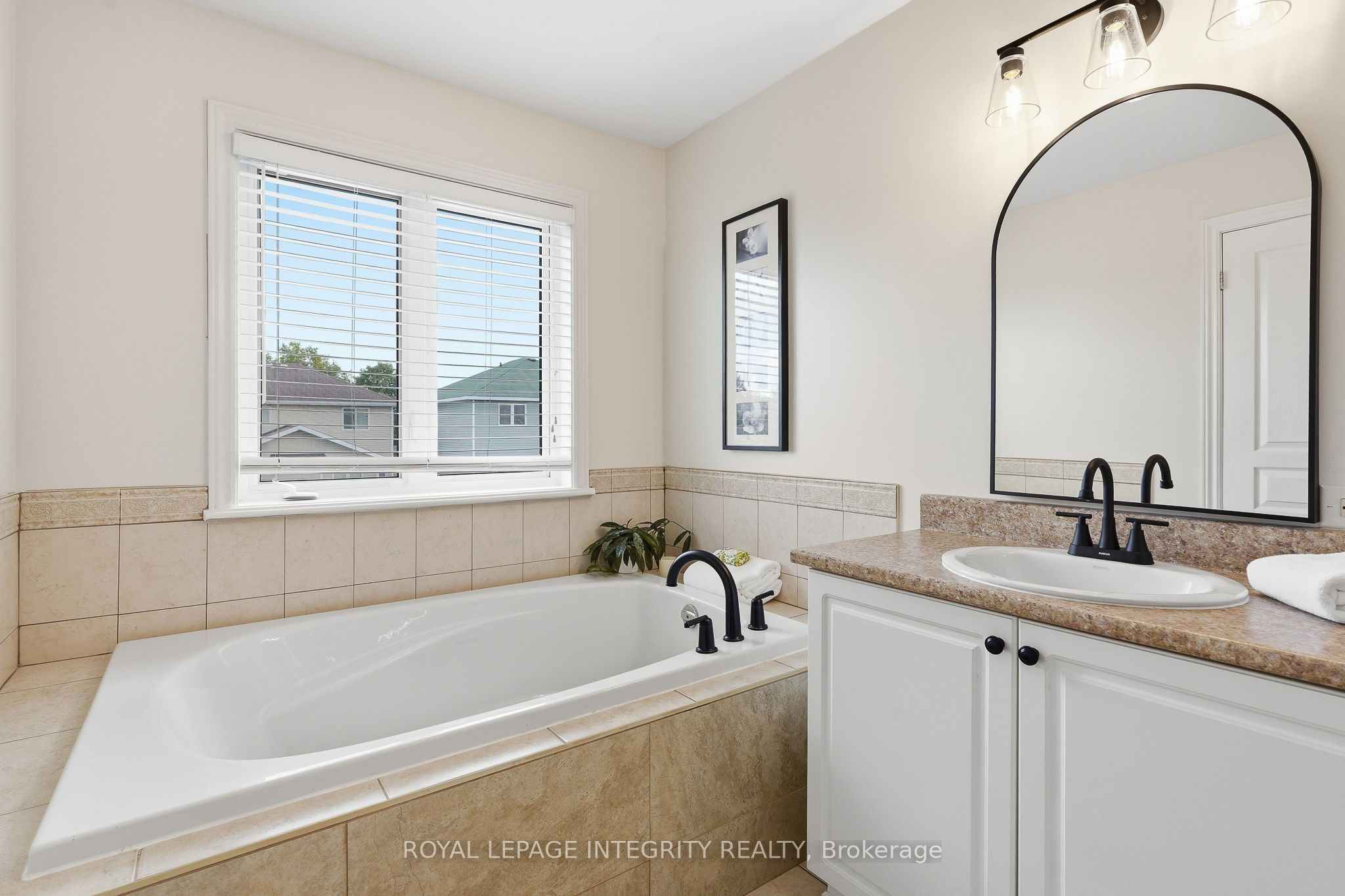 427 Sultan Street Property Photo 27