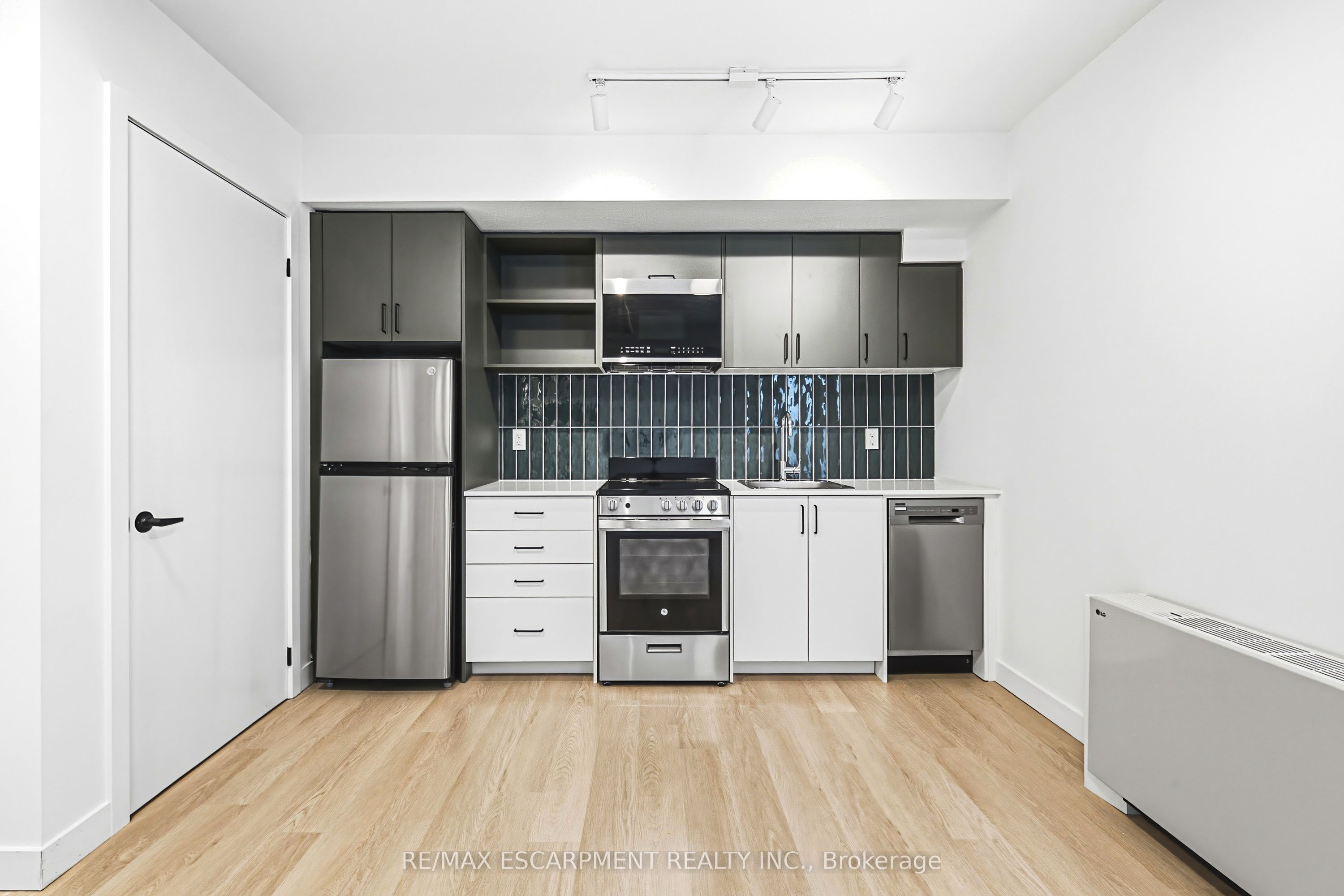 325 James Street S 306 Property Photo 1