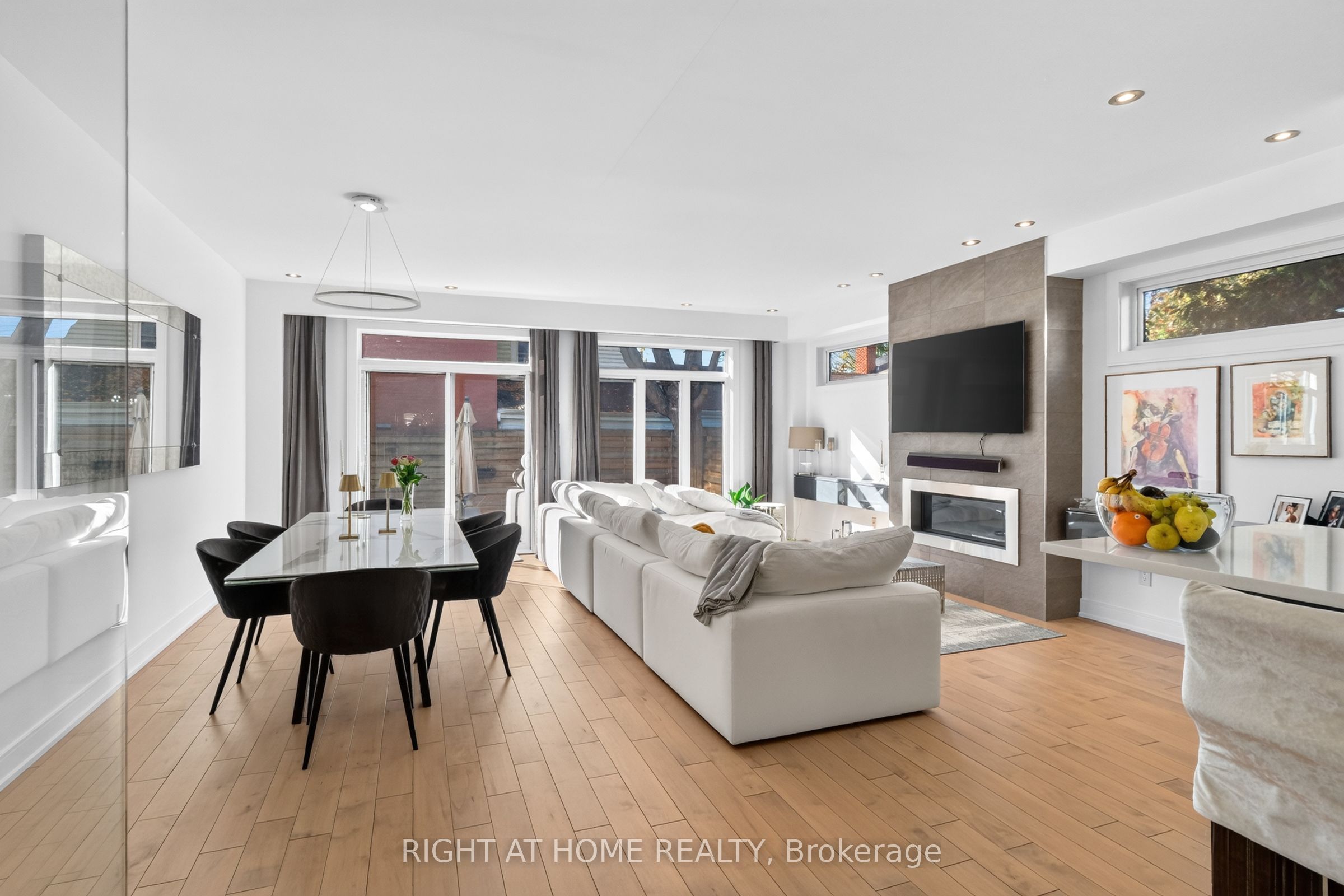 420 Athlone Avenue Property Photo 6