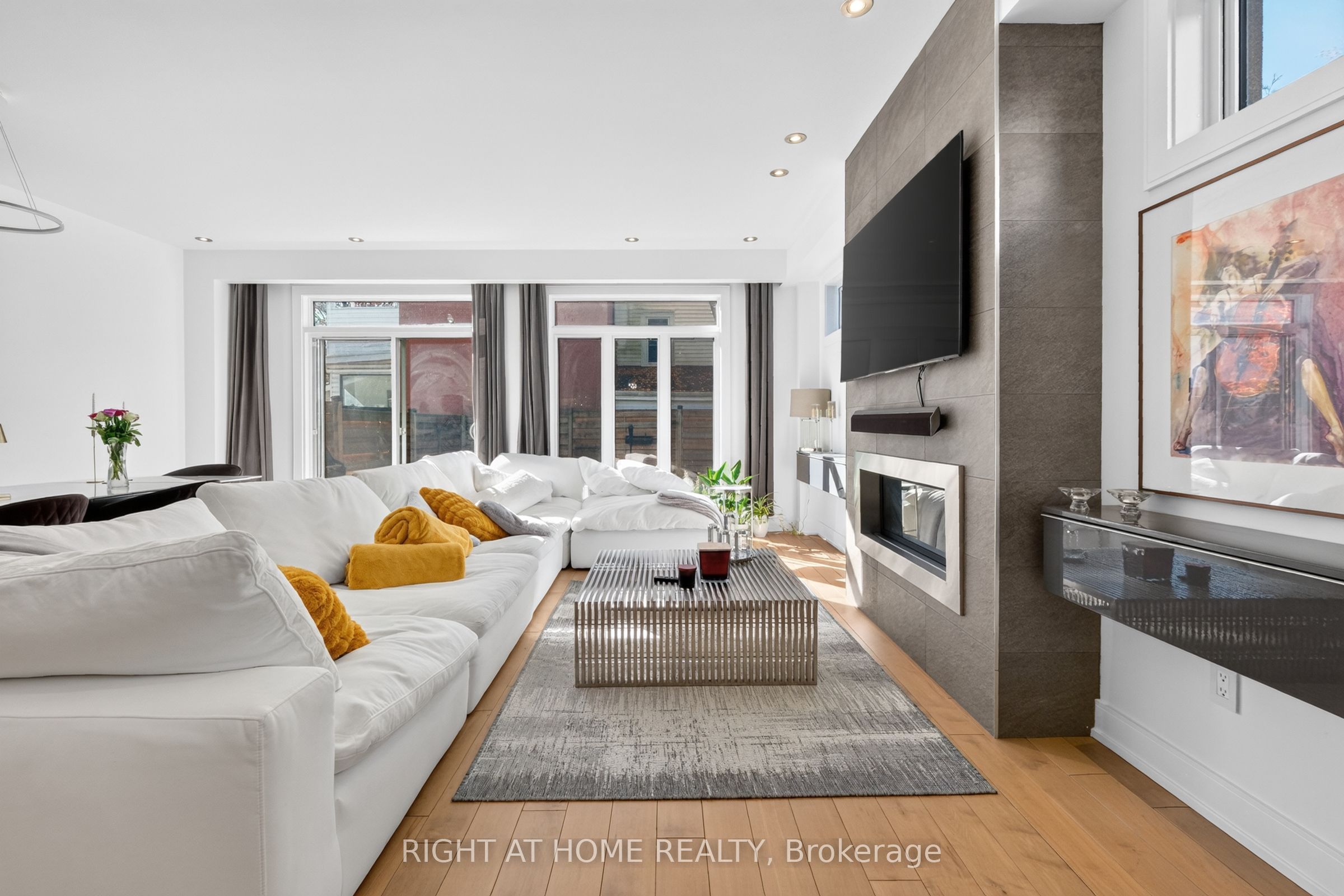 420 Athlone Avenue Property Photo 8