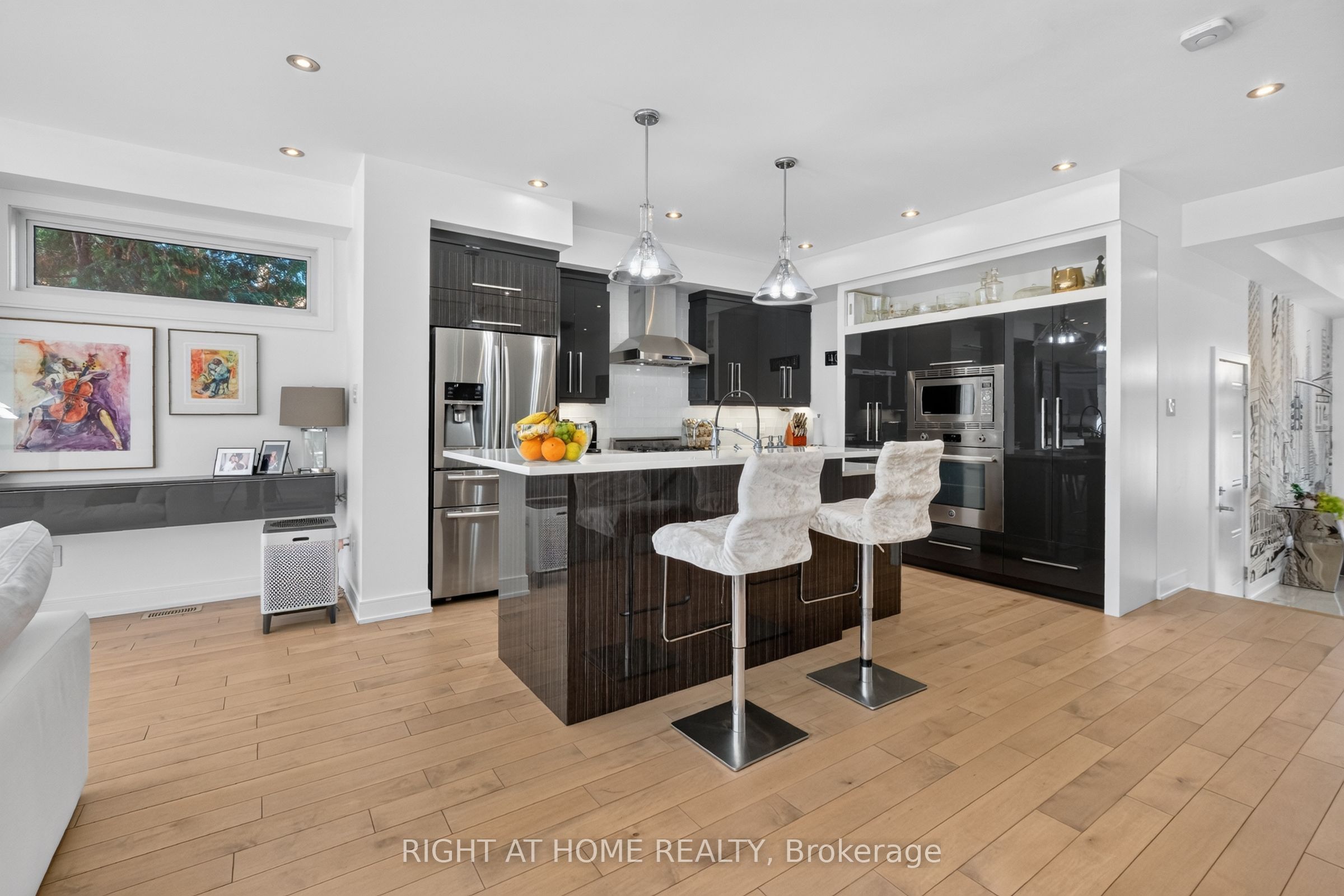 420 Athlone Avenue Property Photo 11