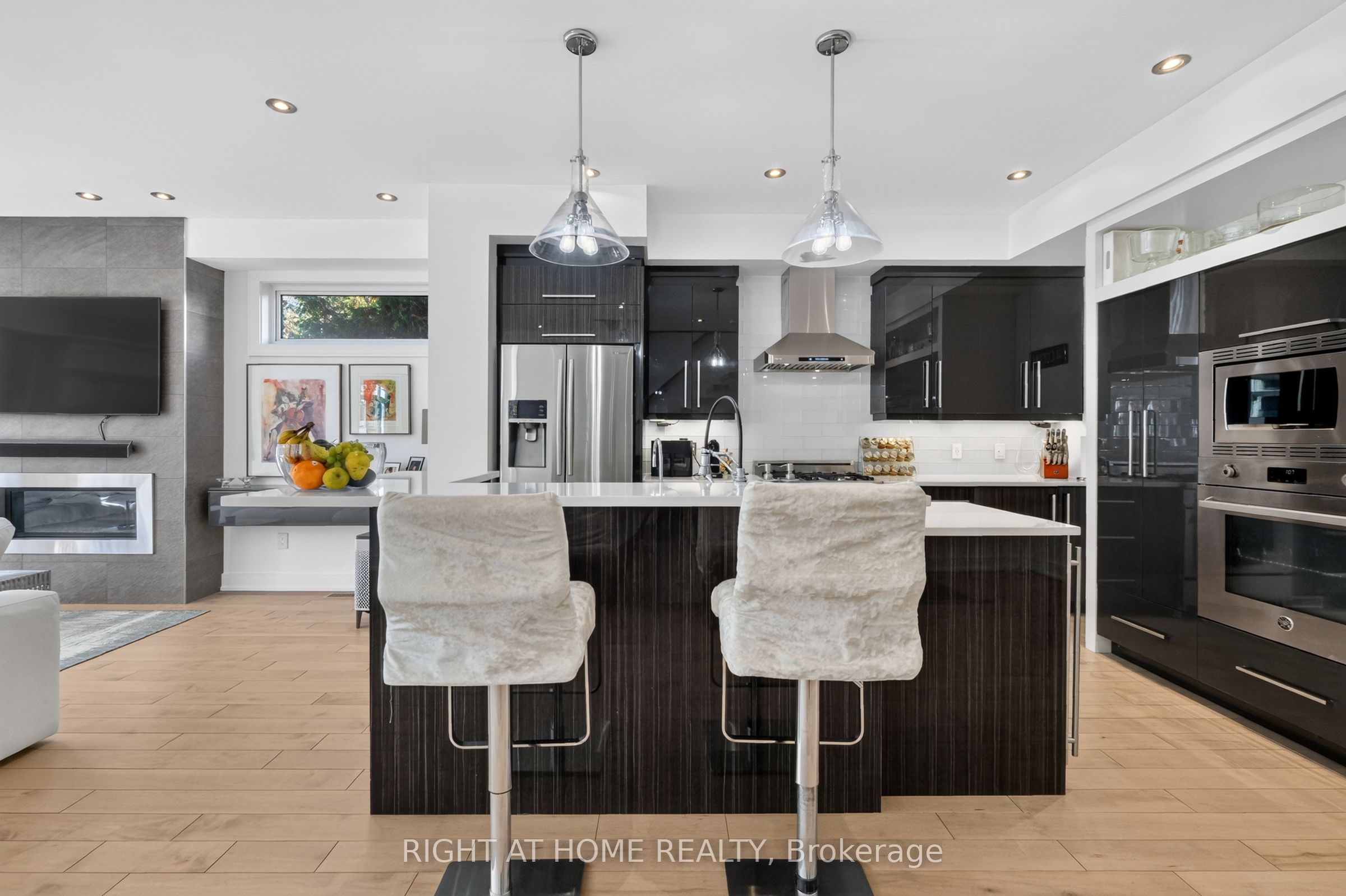 420 Athlone Avenue Property Photo 12