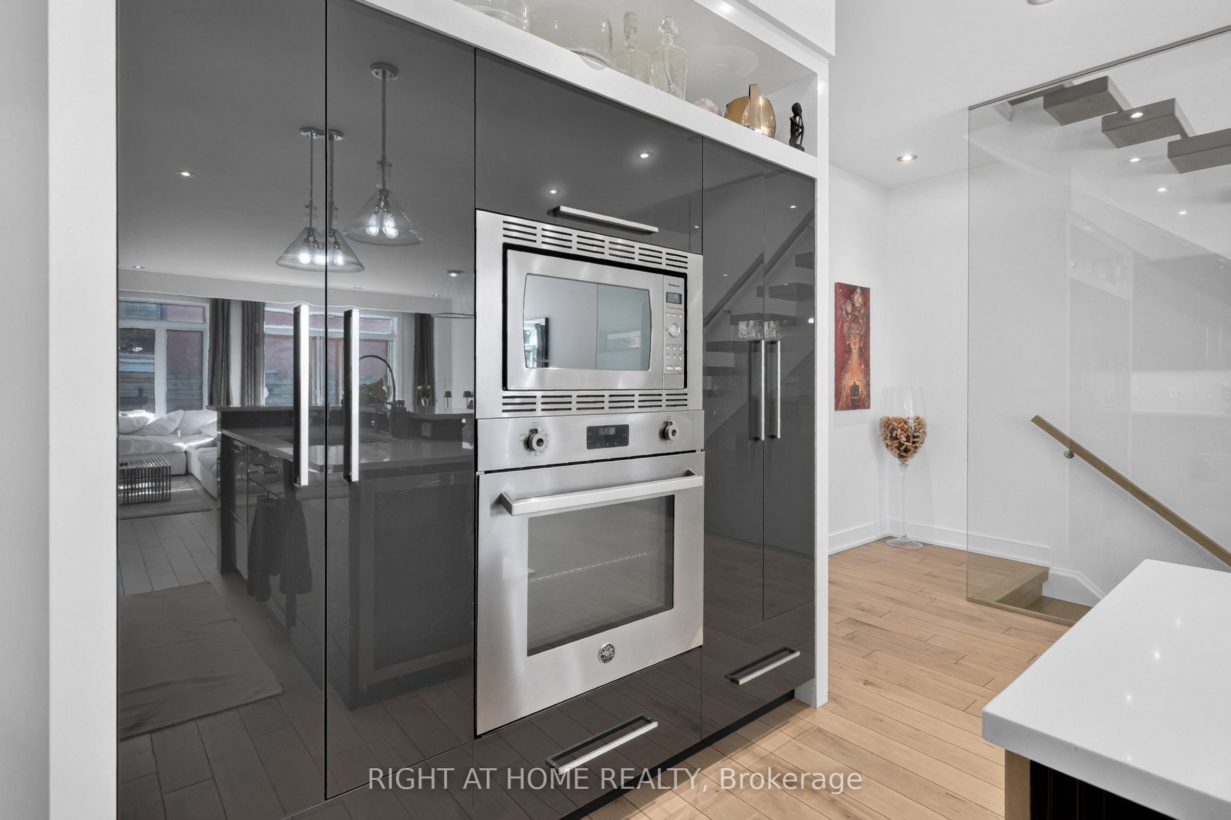 420 Athlone Avenue Property Photo 19
