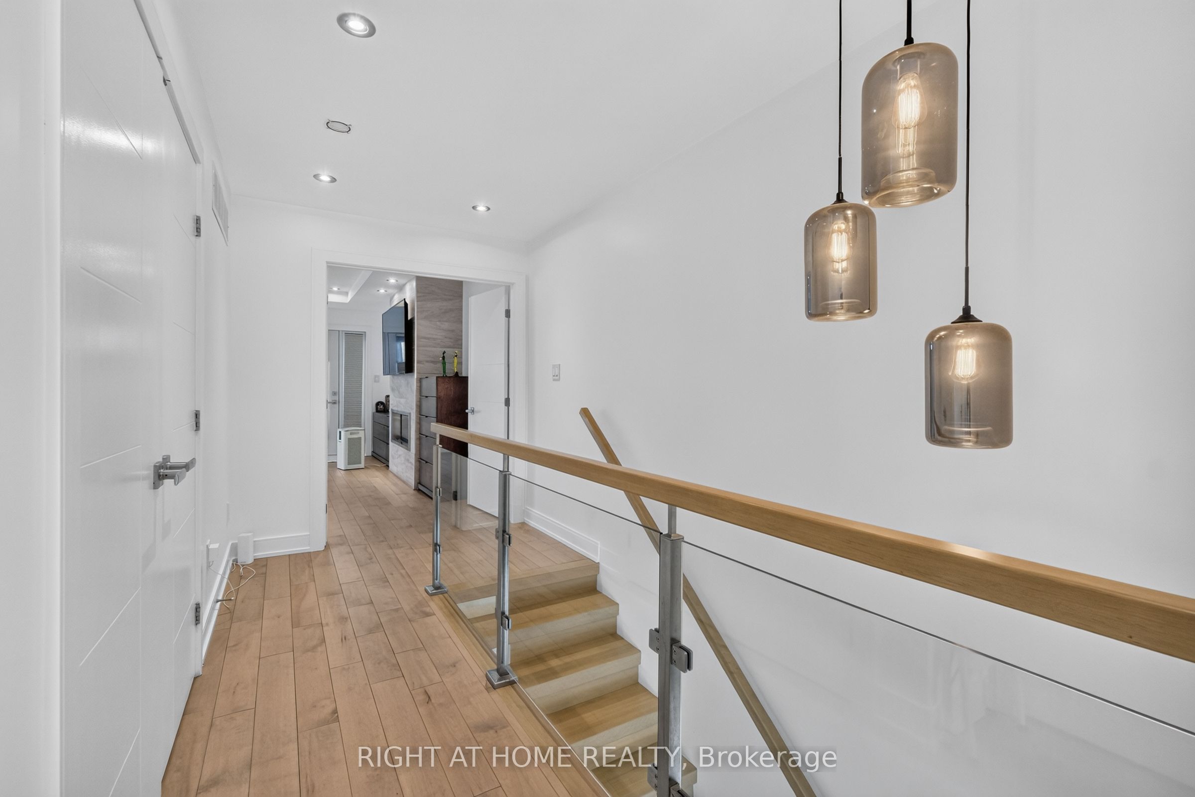 420 Athlone Avenue Property Photo 24