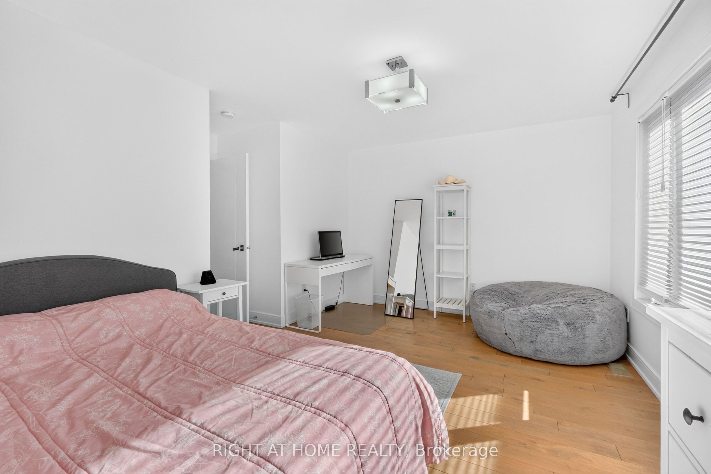 420 Athlone Avenue Property Photo 27
