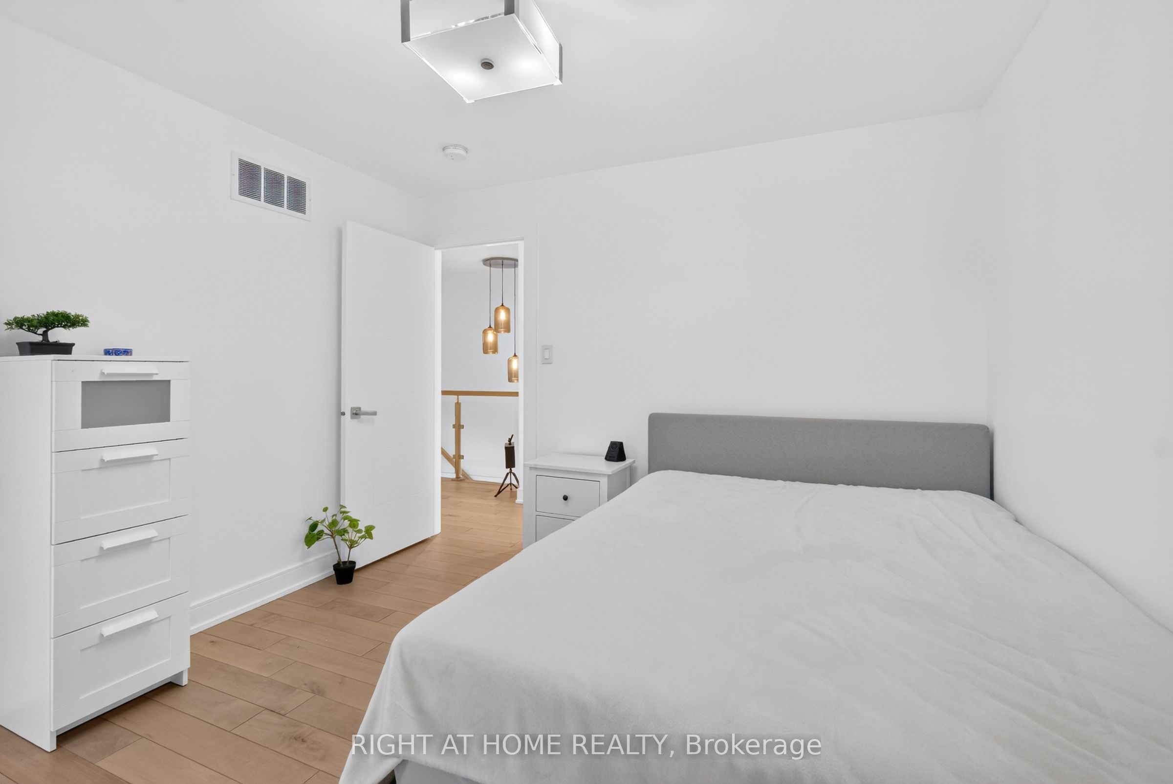 420 Athlone Avenue Property Photo 30
