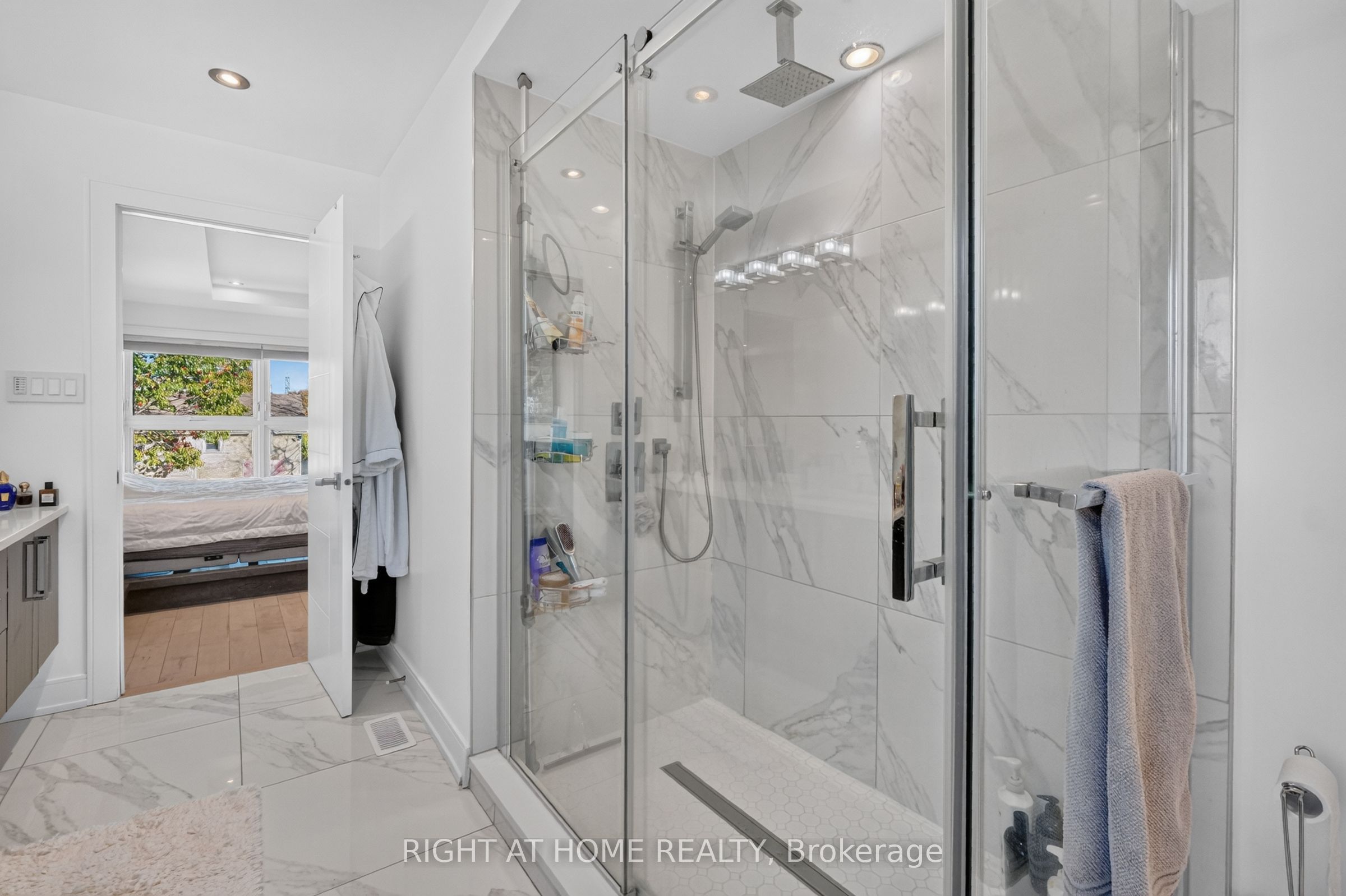 420 Athlone Avenue Property Photo 38