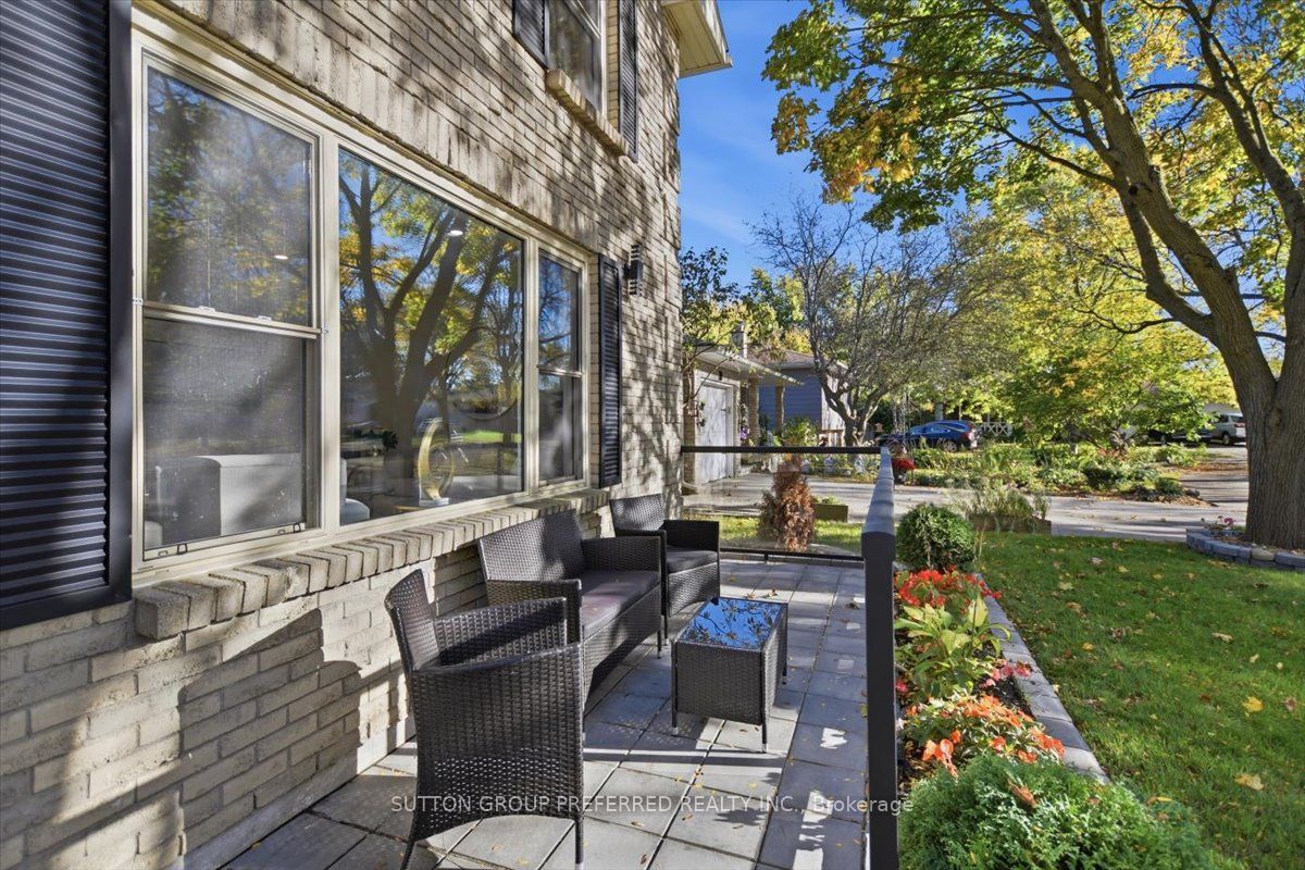 74 Winding Woods Crescent Property Photo 2