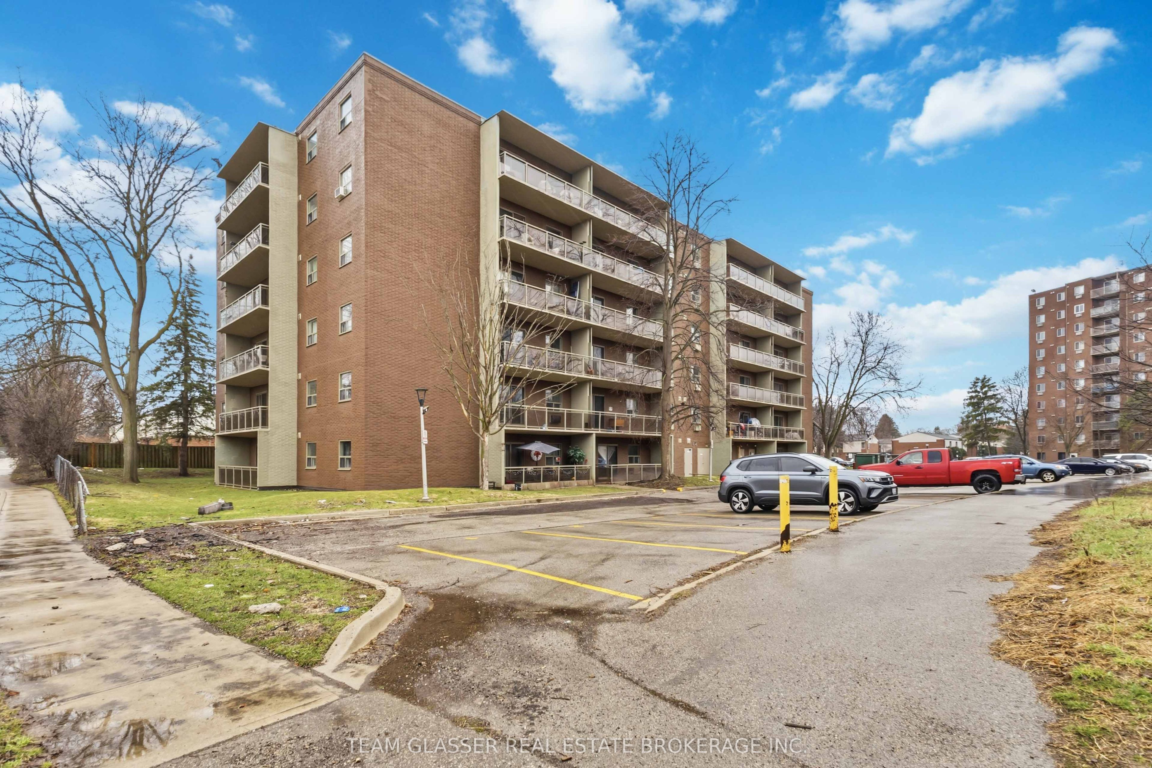 746 Fanshawe Park Road E 211 Property Photo 1