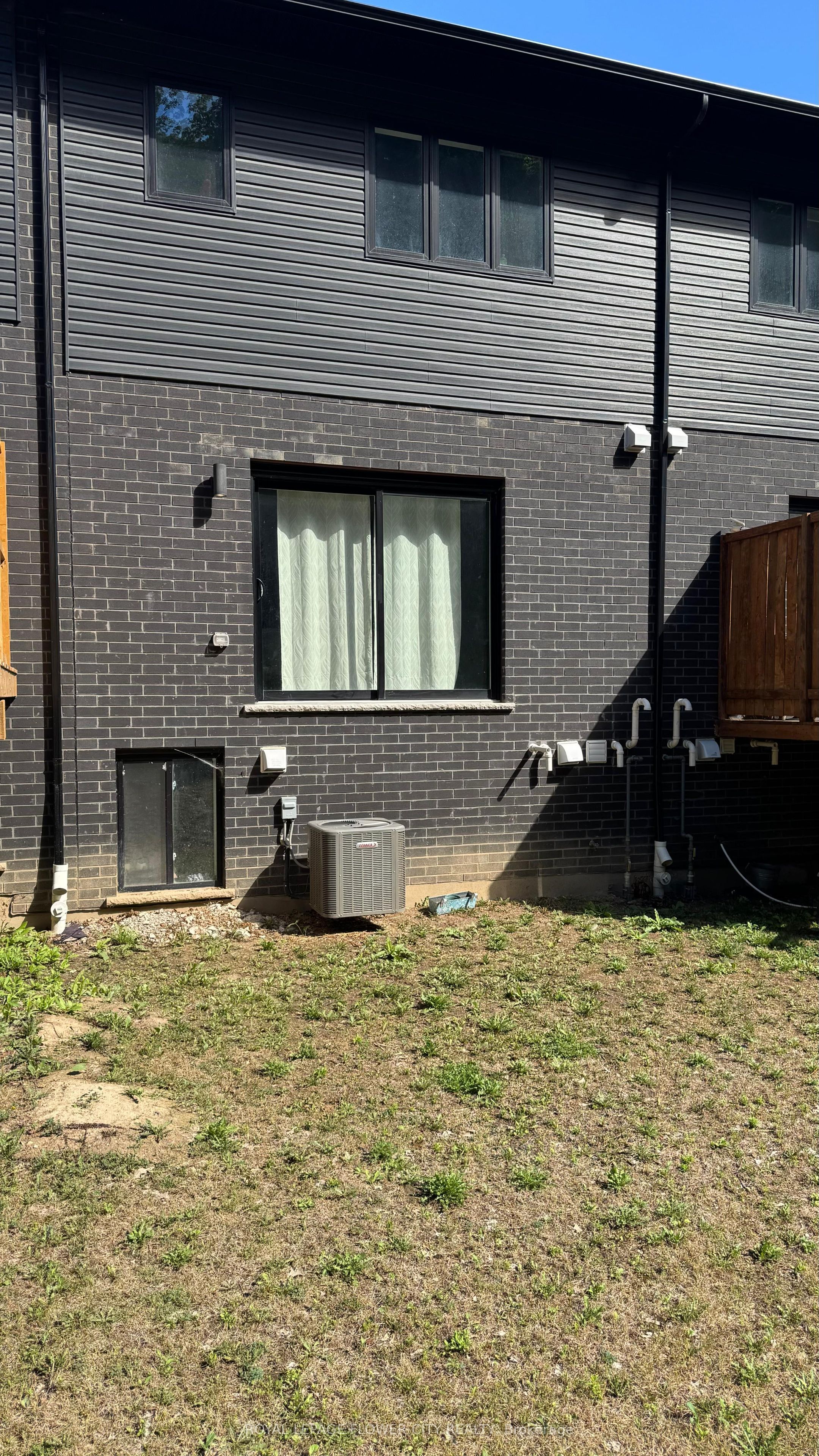 928 Robert Ferrie Drive Property Photo 3
