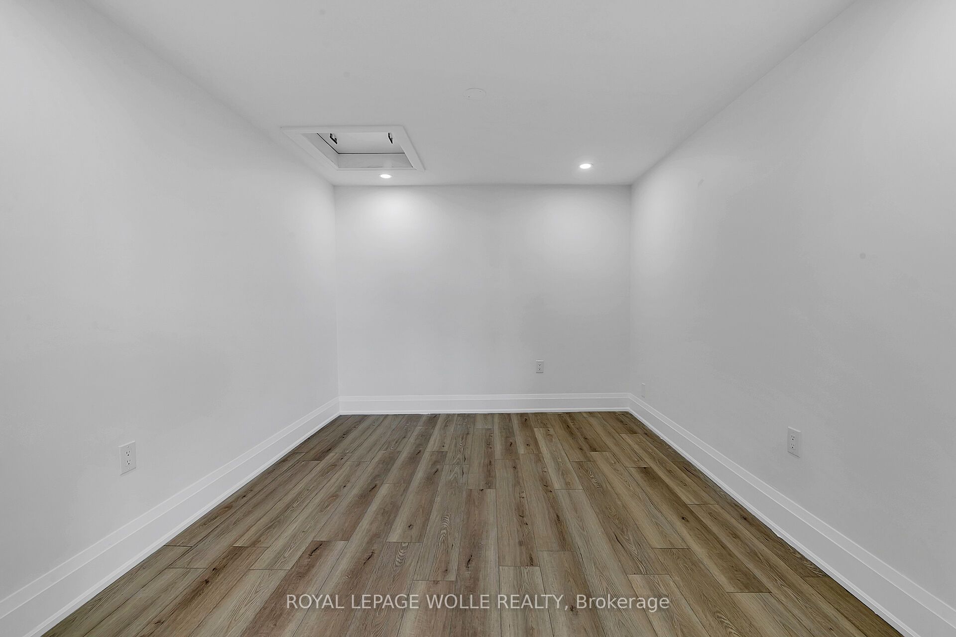 581 Lancaster Street W 1 Property Photo 5