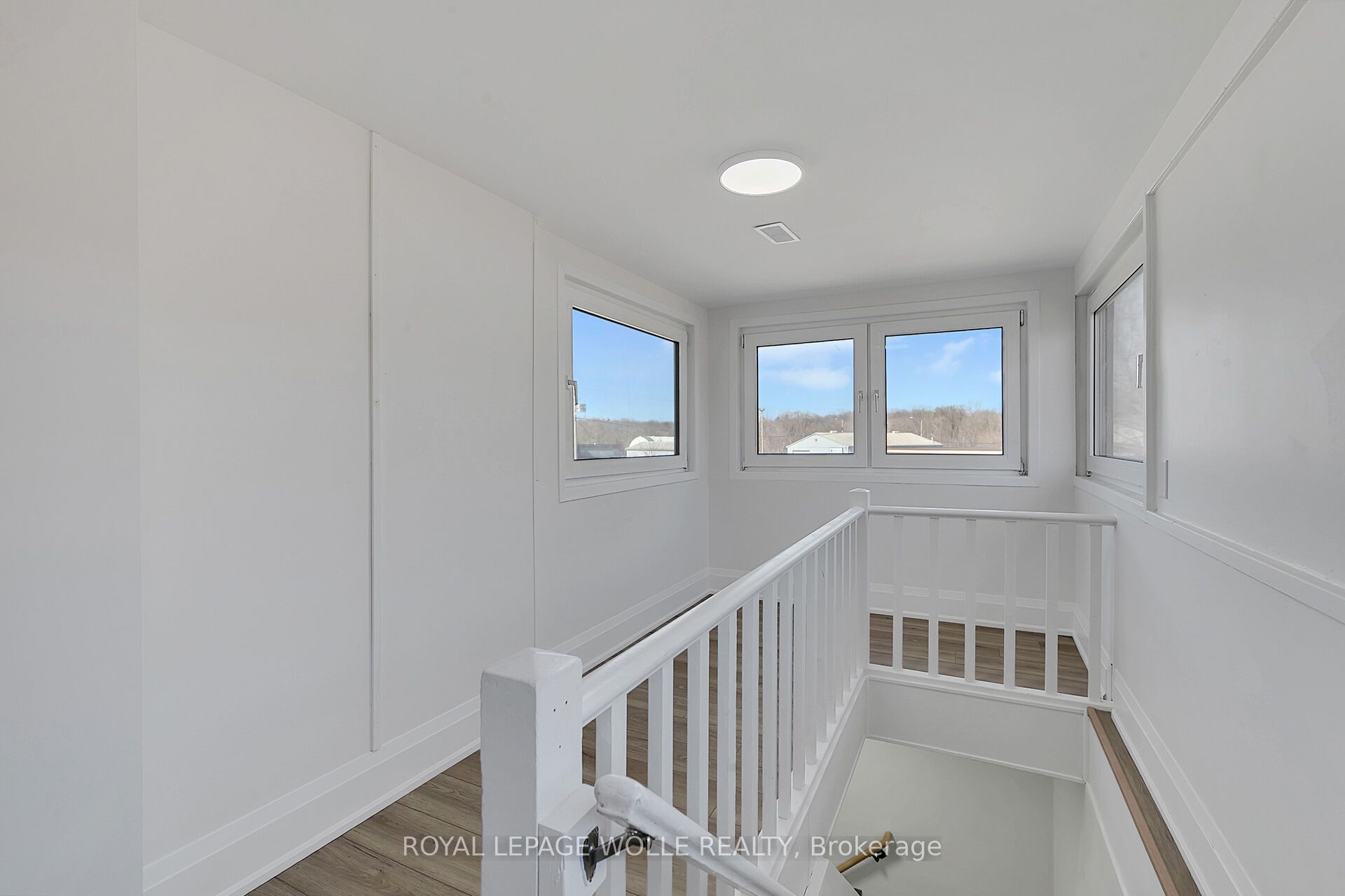 581 Lancaster Street W 1 Property Photo 7