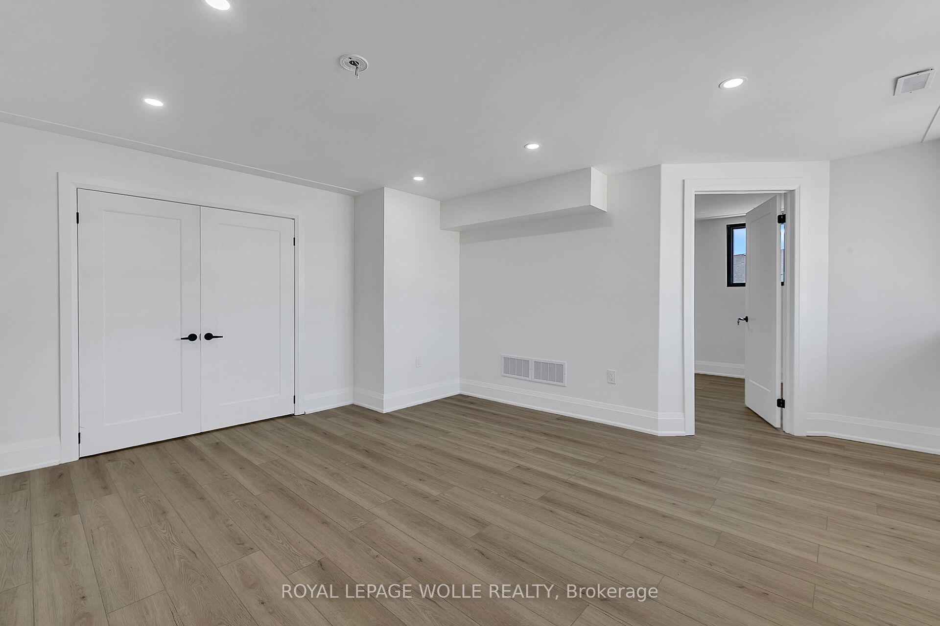 581 Lancaster Street W 1 Property Photo 10