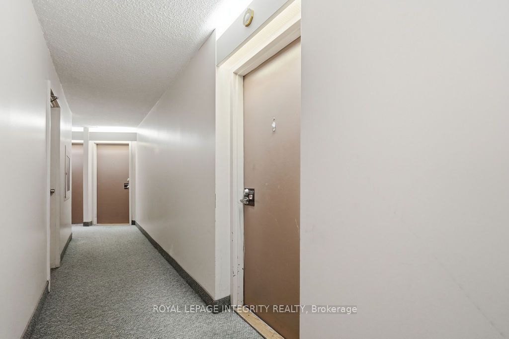 900 Dynes Road 2207 Property Photo 10