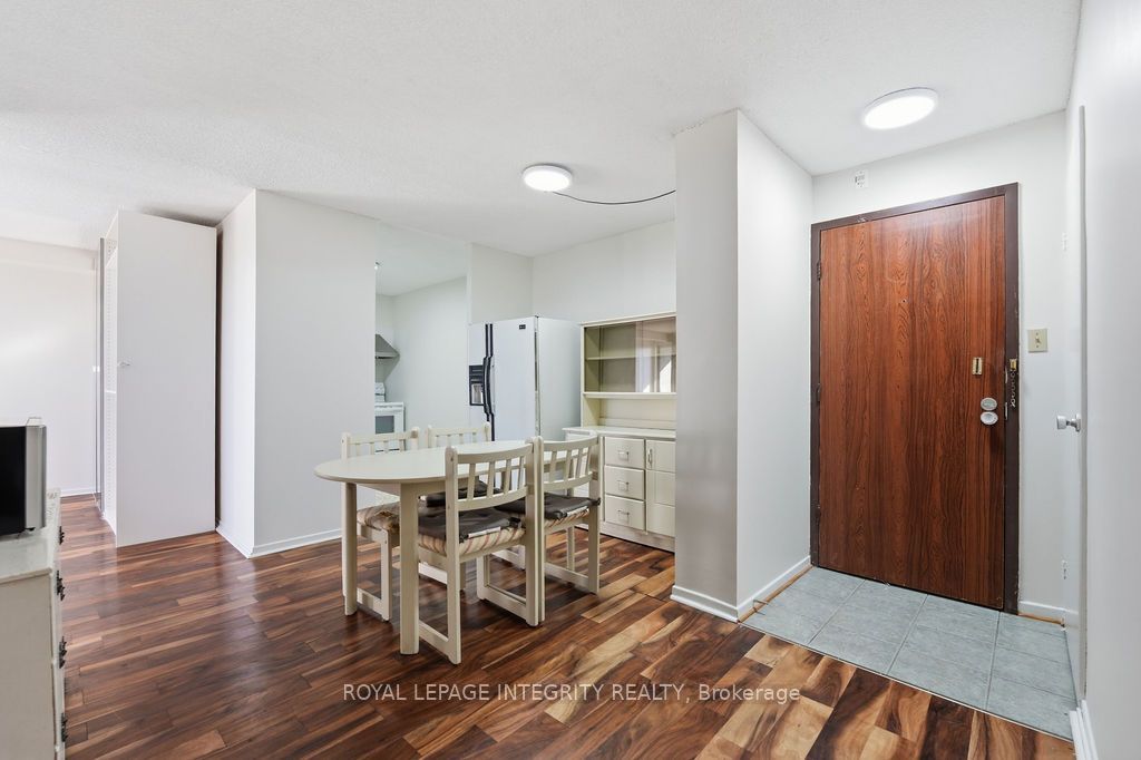 900 Dynes Road 2207 Property Photo 15