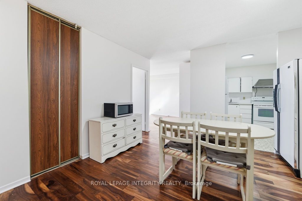 900 Dynes Road 2207 Property Photo 16