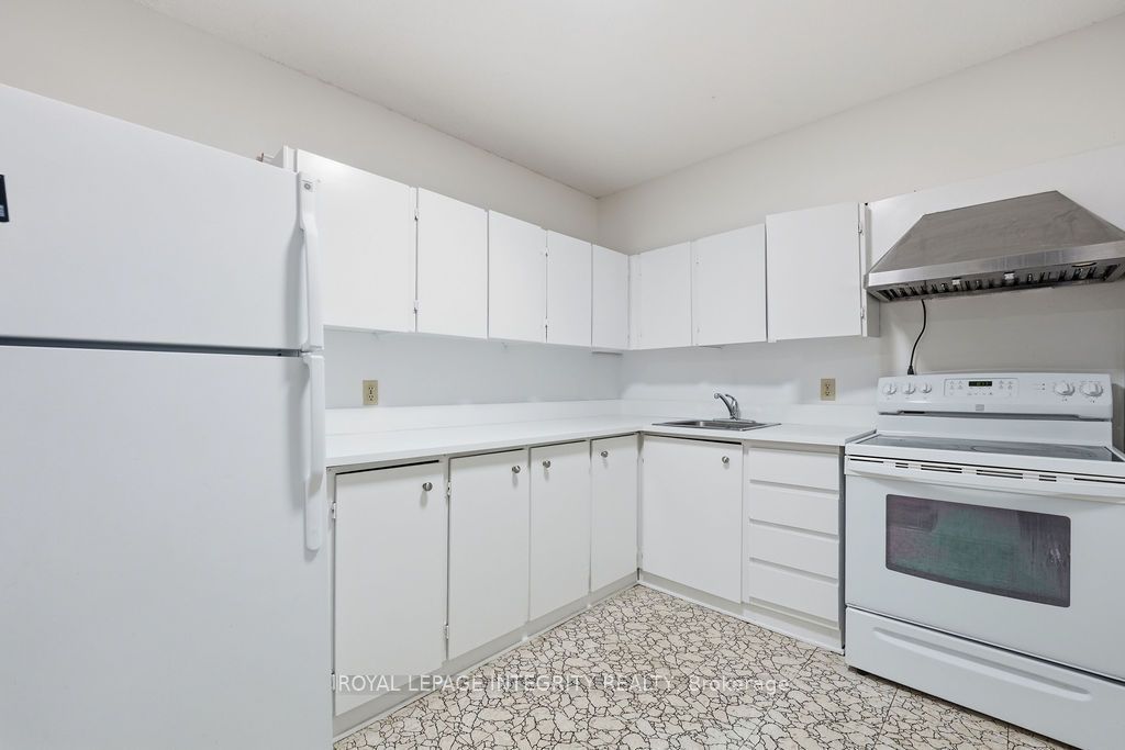 900 Dynes Road 2207 Property Photo 20