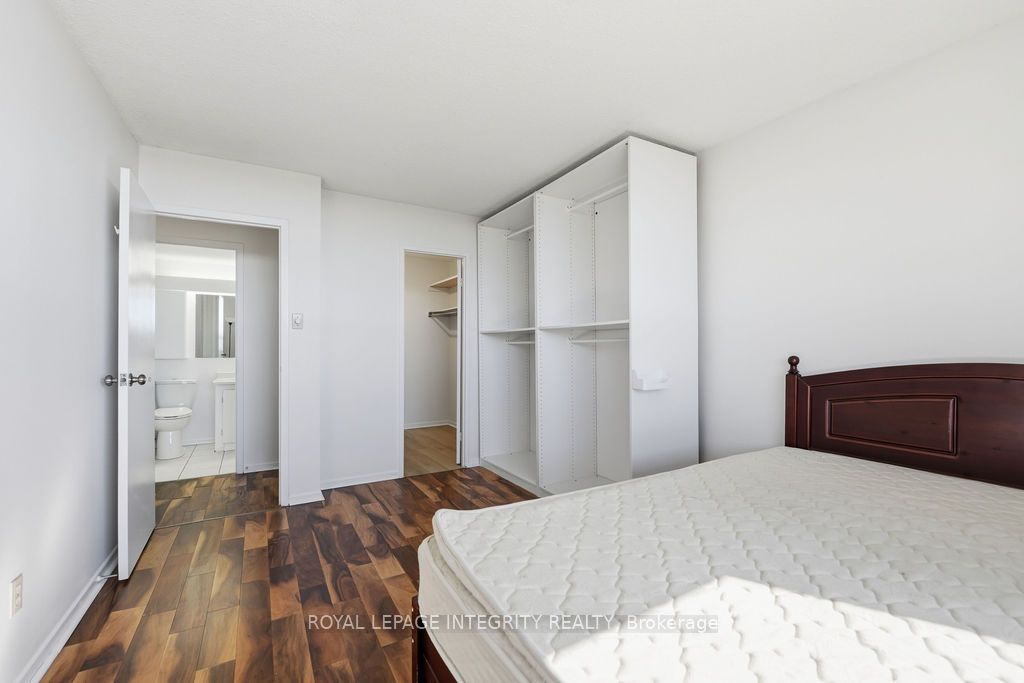900 Dynes Road 2207 Property Photo 27