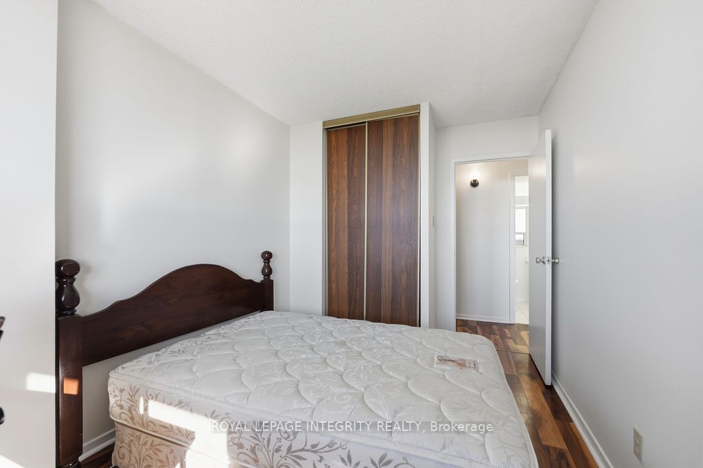 900 Dynes Road 2207 Property Photo 32