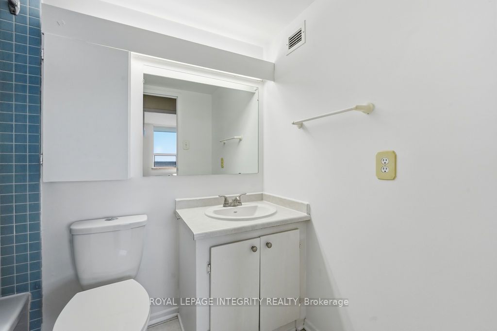 900 Dynes Road 2207 Property Photo 36