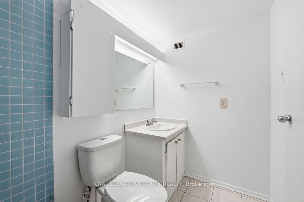 900 Dynes Road 2207 Property Photo 37