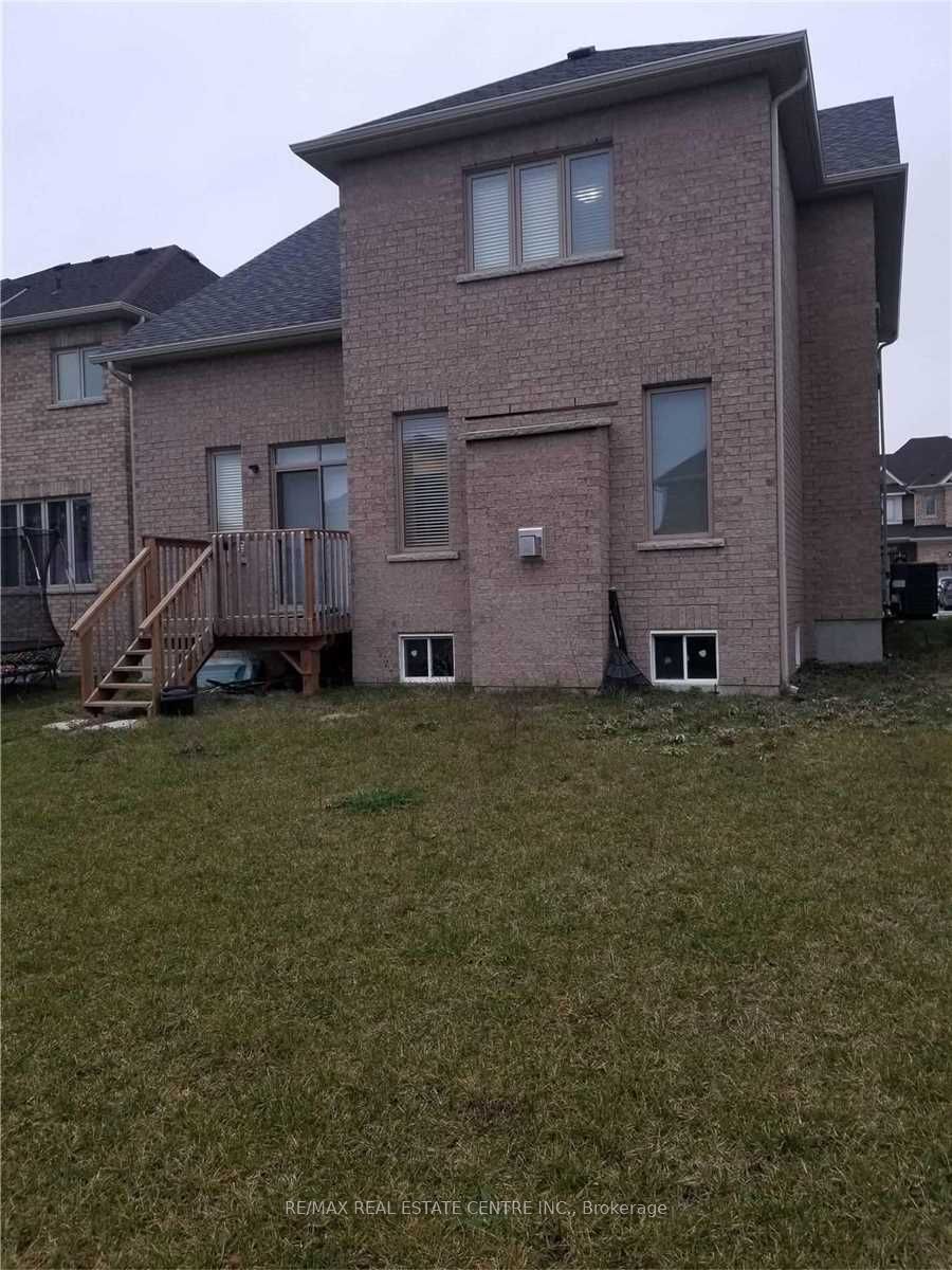 1154 Upper Thames Drive Property Photo 3