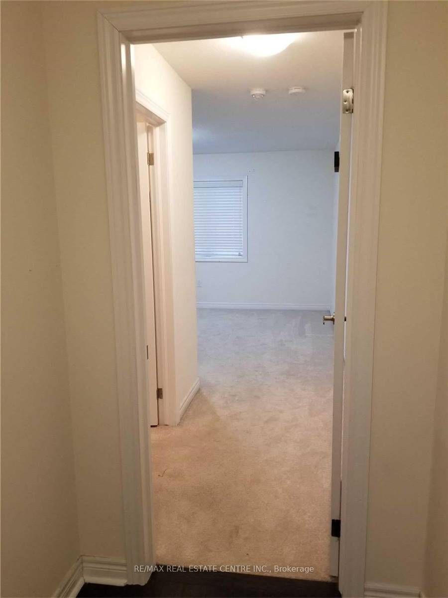 1154 Upper Thames Drive Property Photo 13