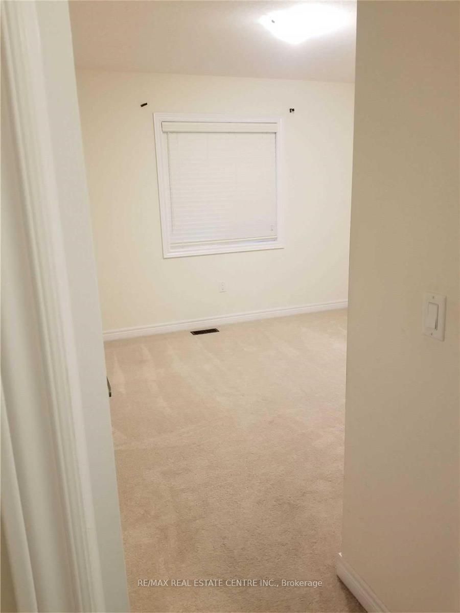 1154 Upper Thames Drive Property Photo 14