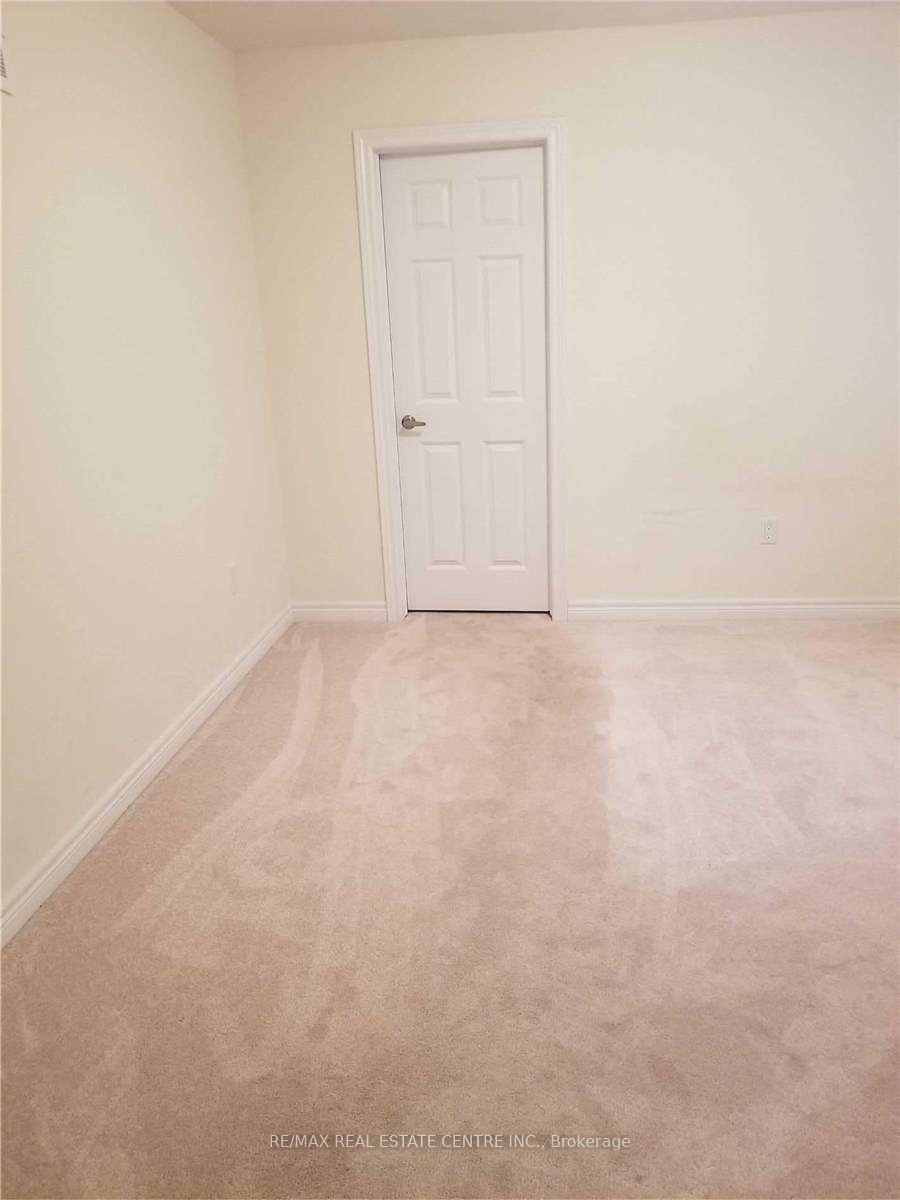 1154 Upper Thames Drive Property Photo 15