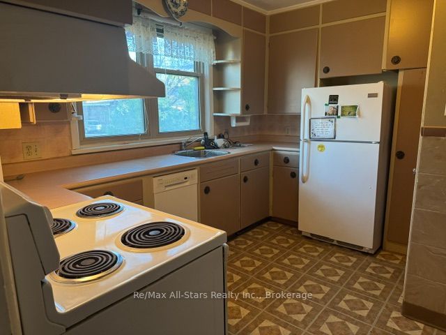 101 Colborne Street W Property Photo 5