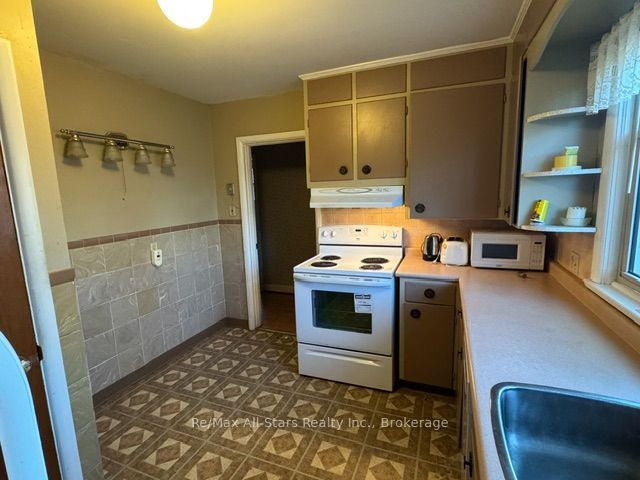 101 Colborne Street W Property Photo 6