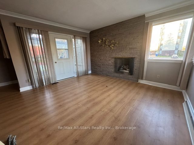 101 Colborne Street W Property Photo 8