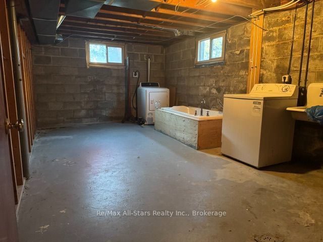 101 Colborne Street W Property Photo 12