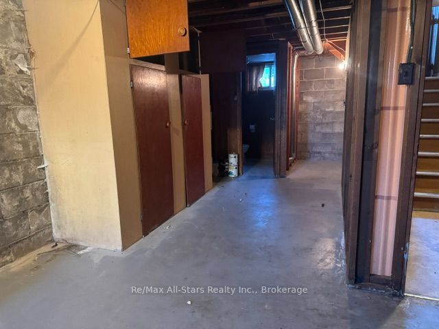 101 Colborne Street W Property Photo 14