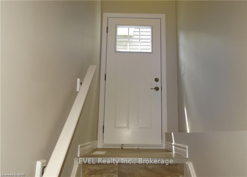 438 Mcalpine Avenue N Property Photo 2