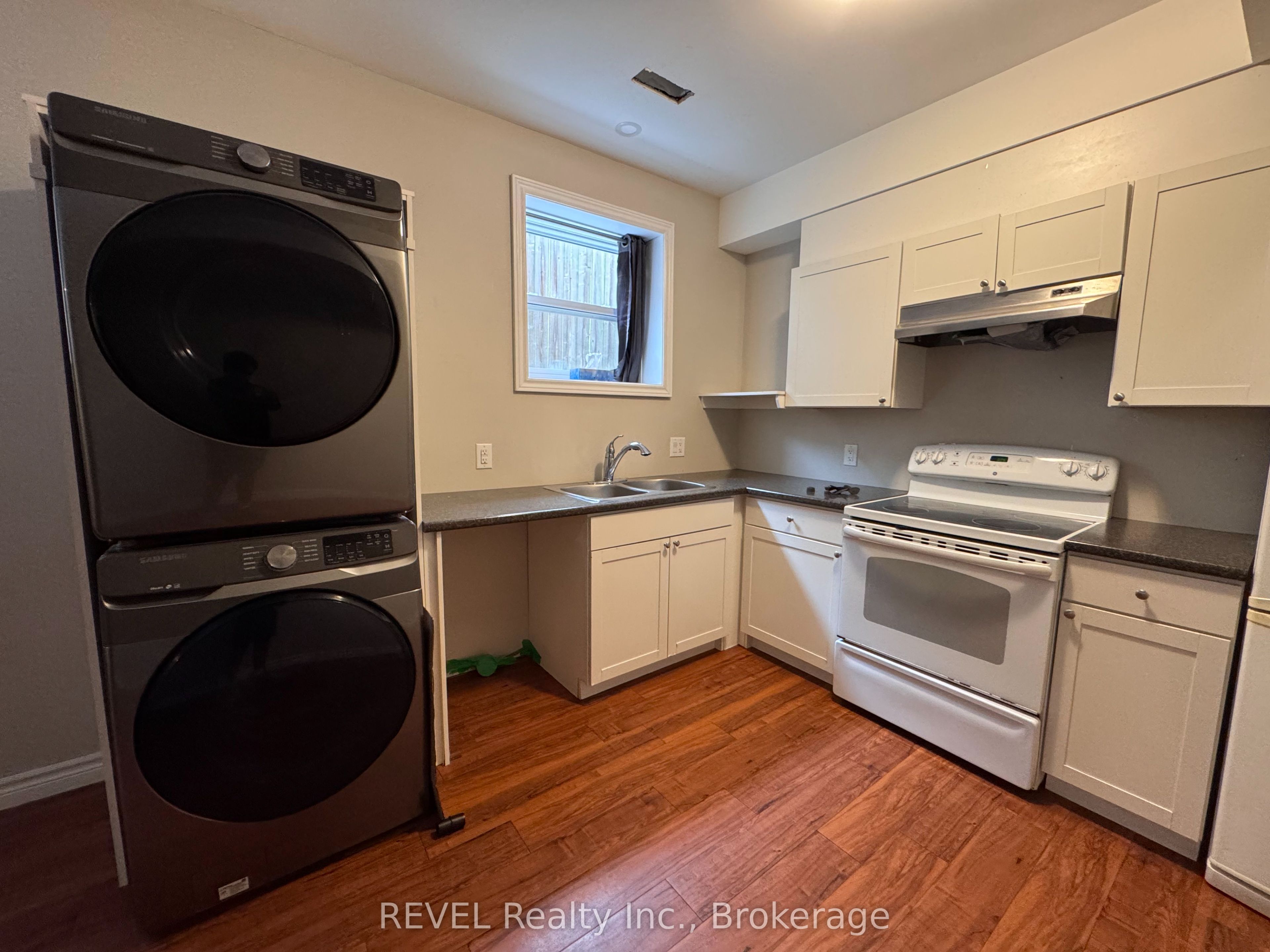 438 Mcalpine Avenue N Property Photo 4
