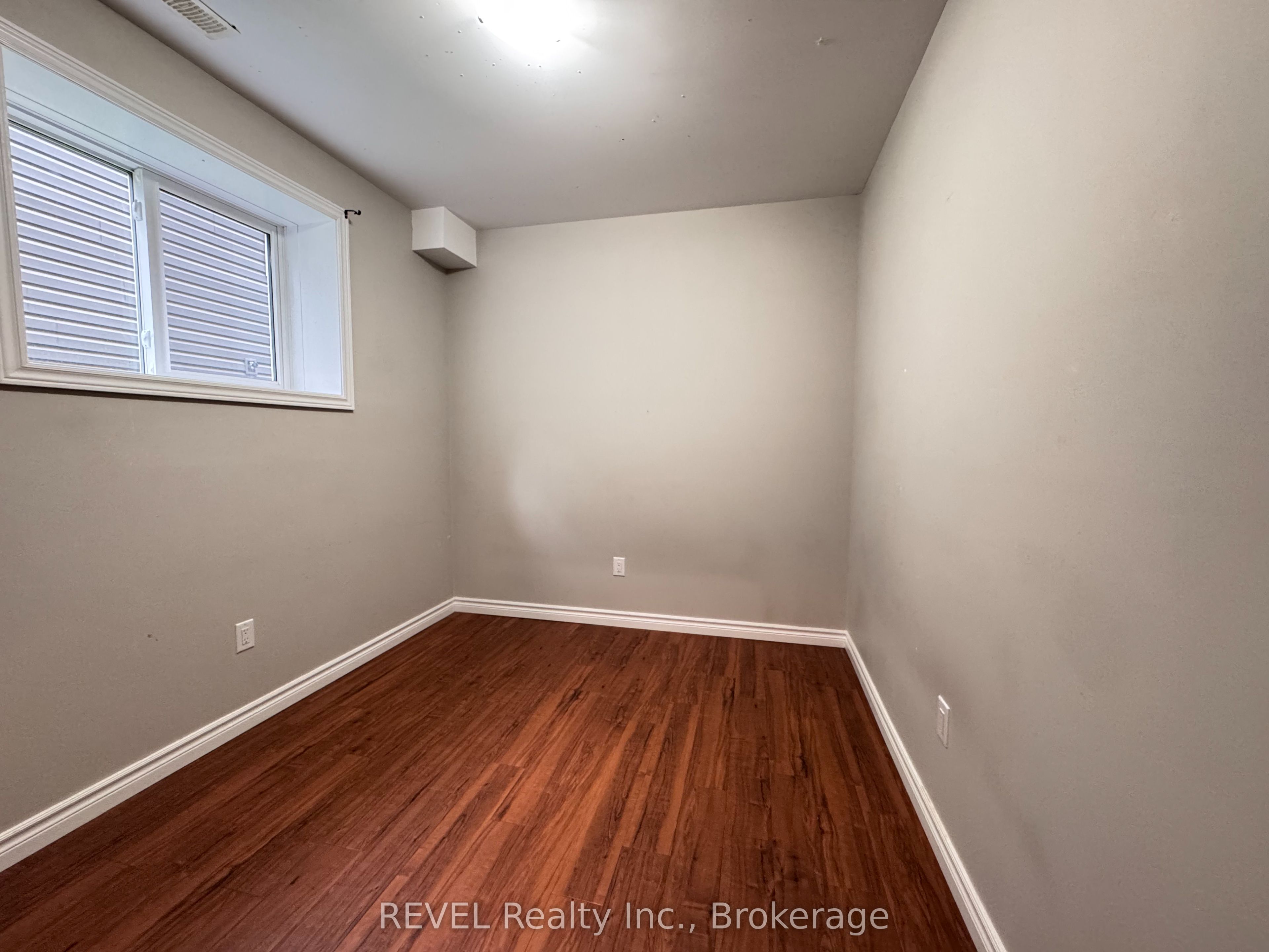 438 Mcalpine Avenue N Property Photo 6