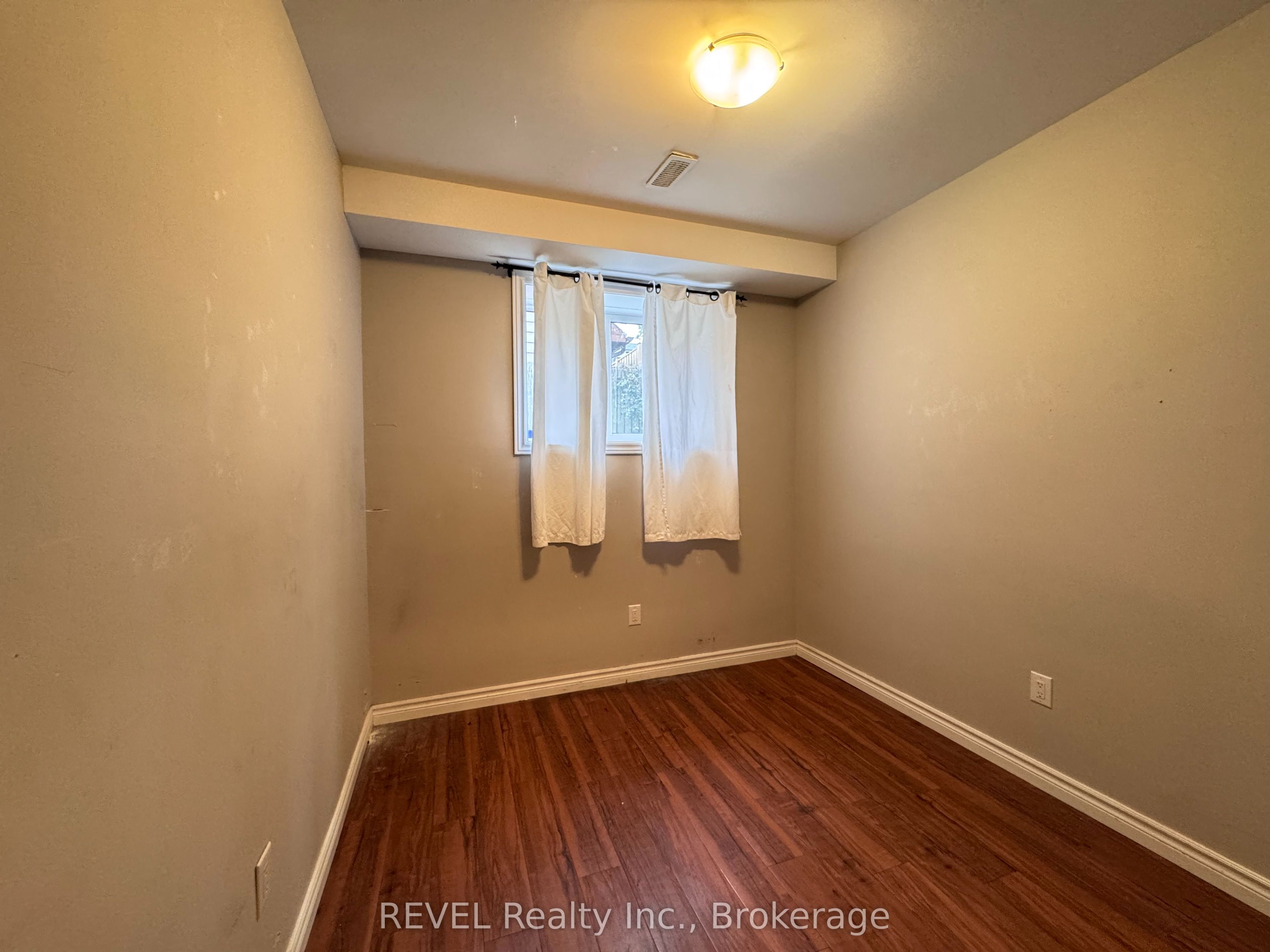 438 Mcalpine Avenue N Property Photo 8