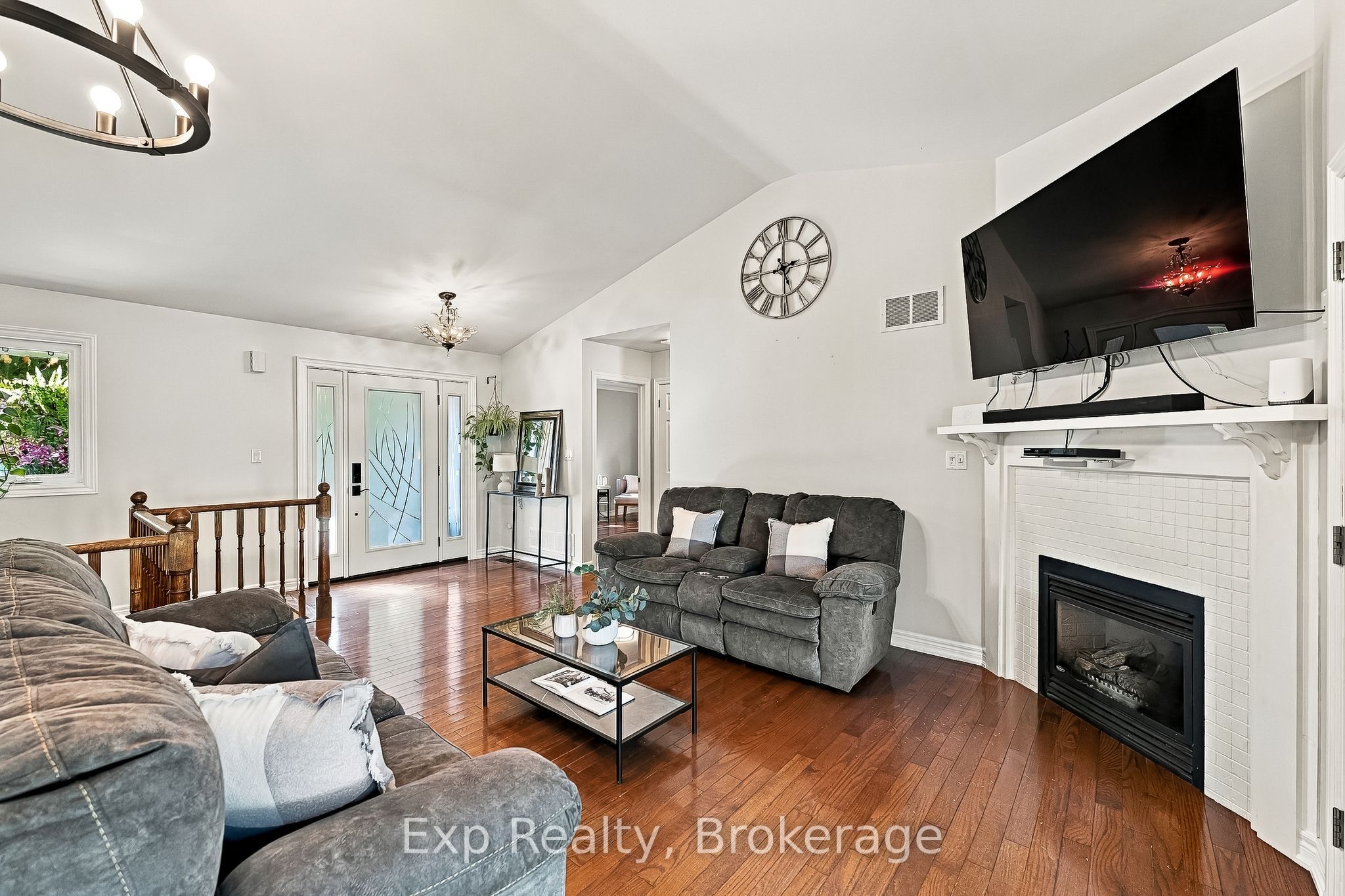 3835 Harwood Road Property Photo 11