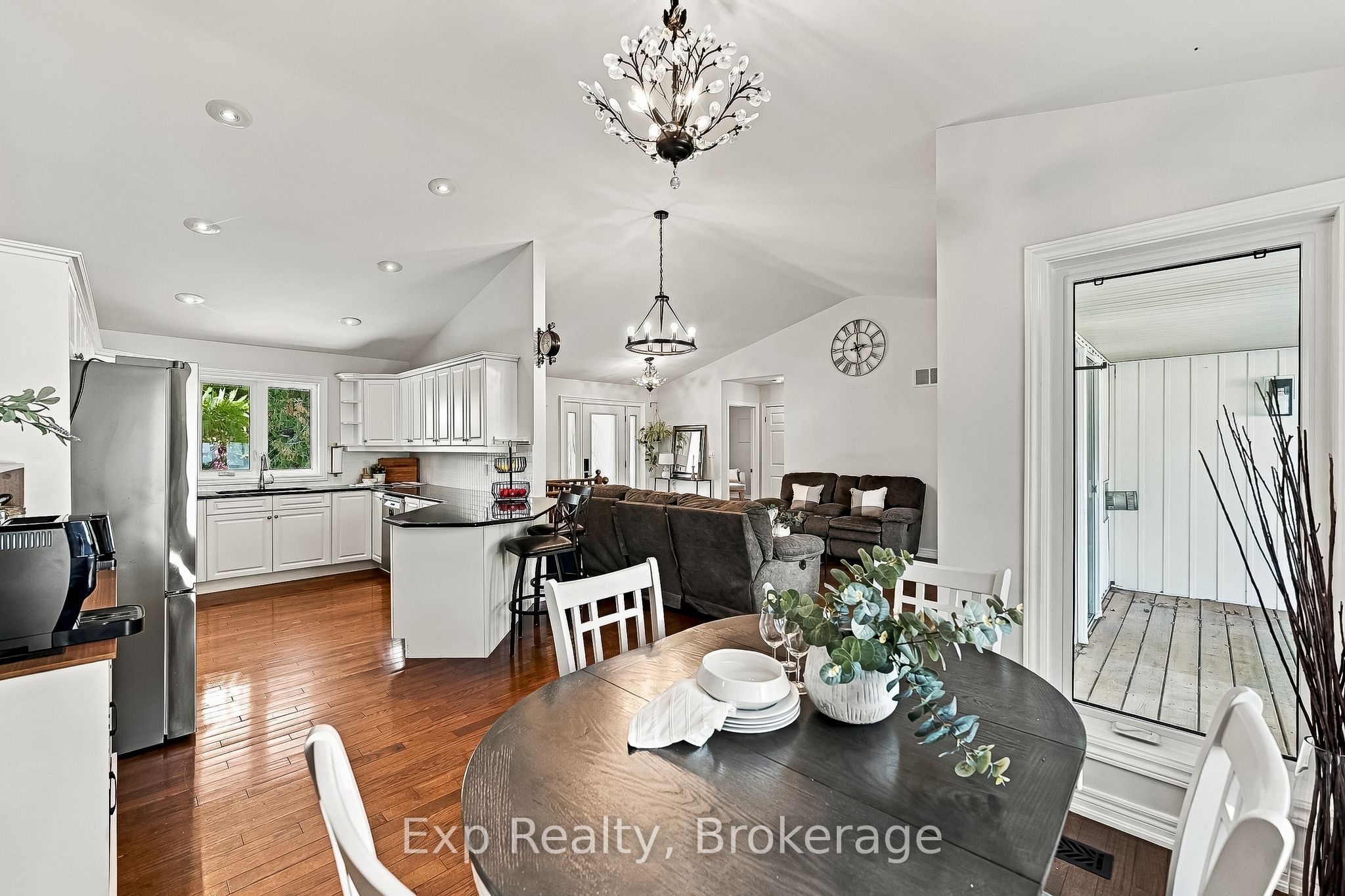 3835 Harwood Road Property Photo 14