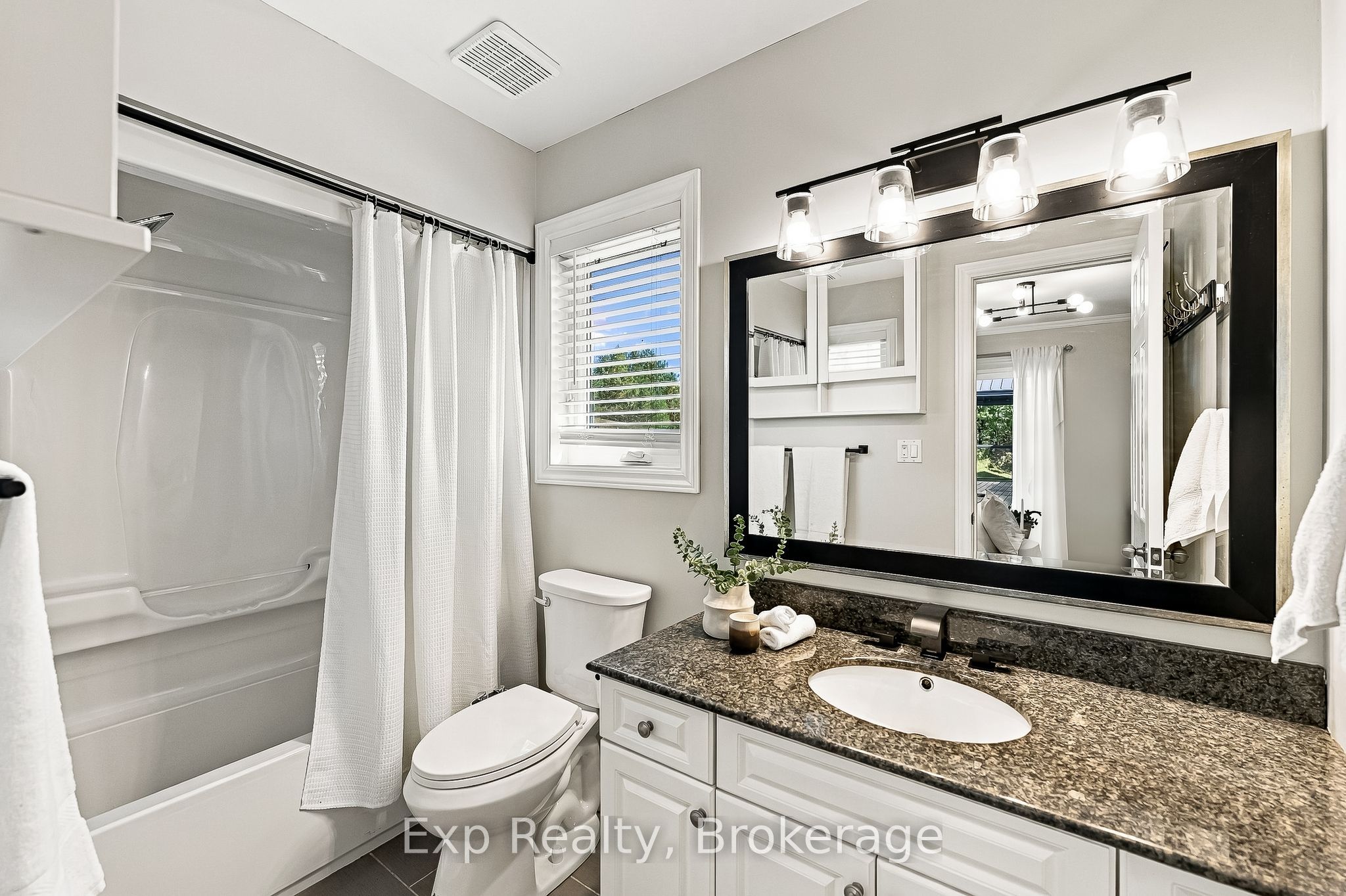 3835 Harwood Road Property Photo 19