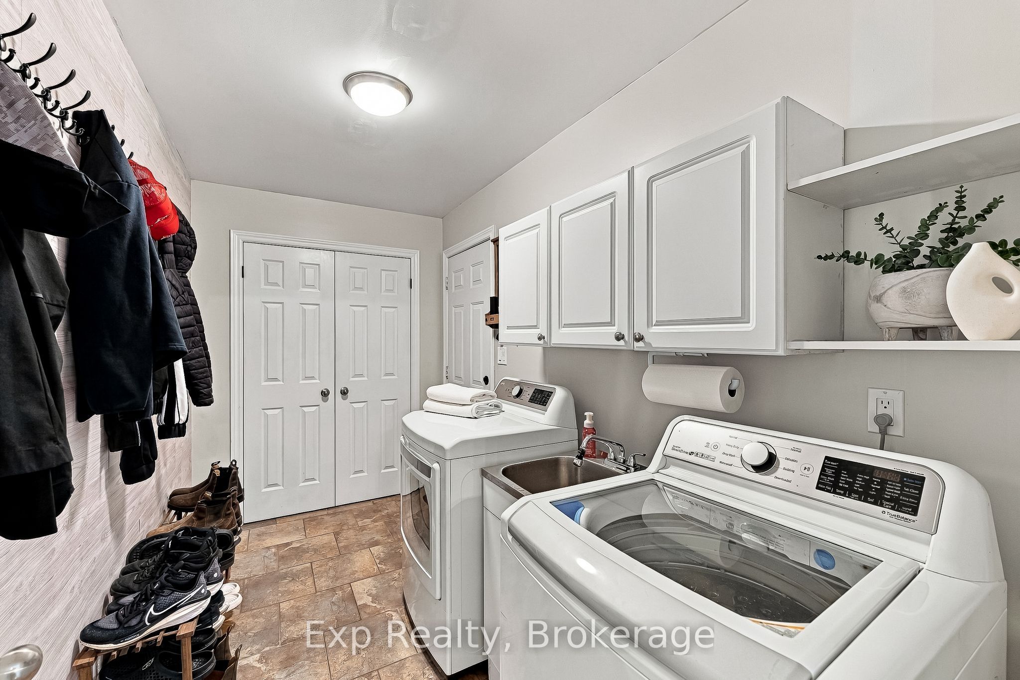 3835 Harwood Road Property Photo 20