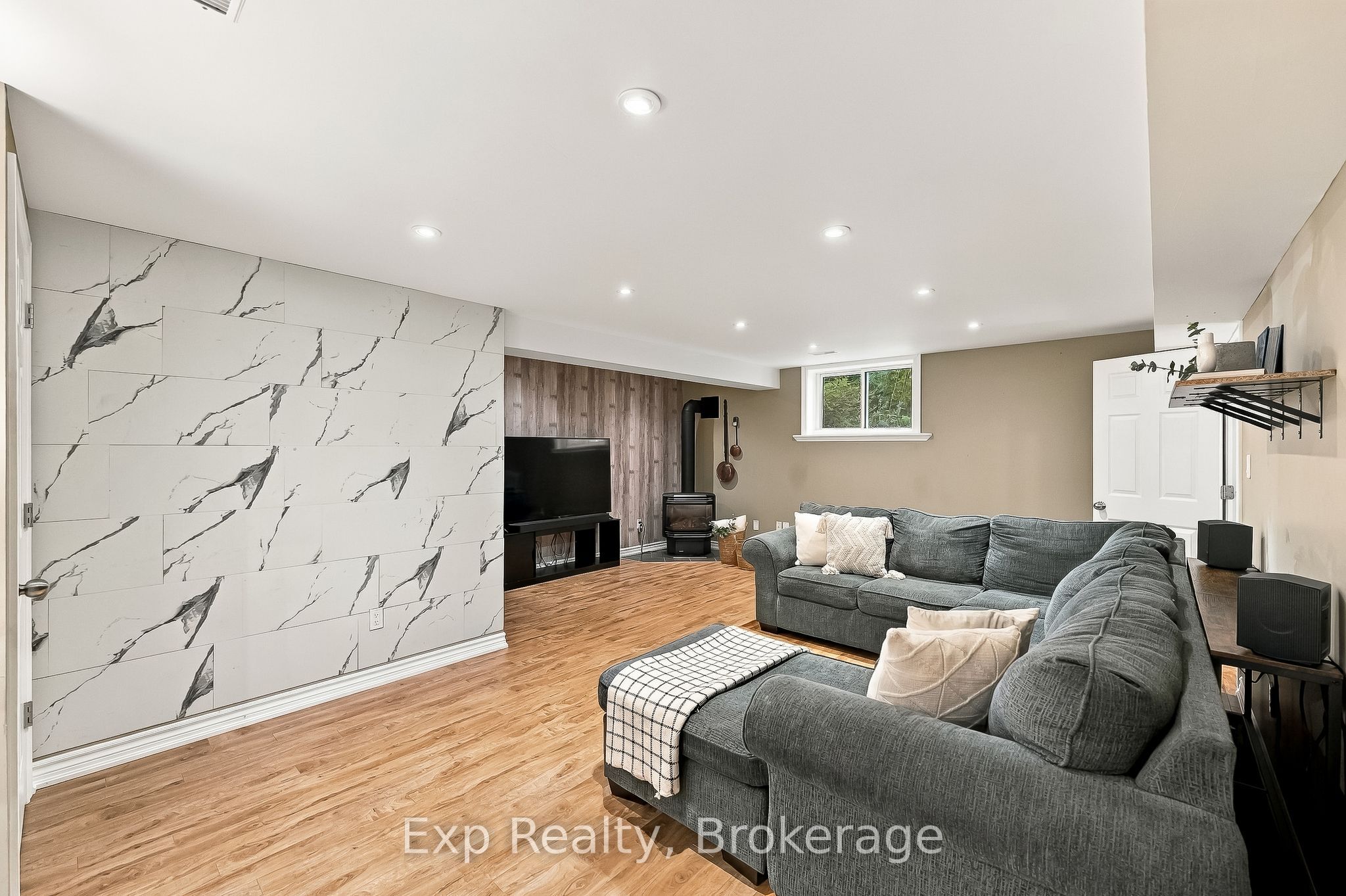 3835 Harwood Road Property Photo 28