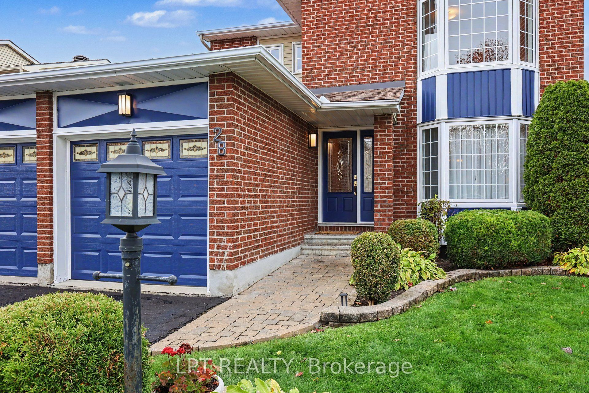 28 Meadow Glade Gardens Property Photo 2