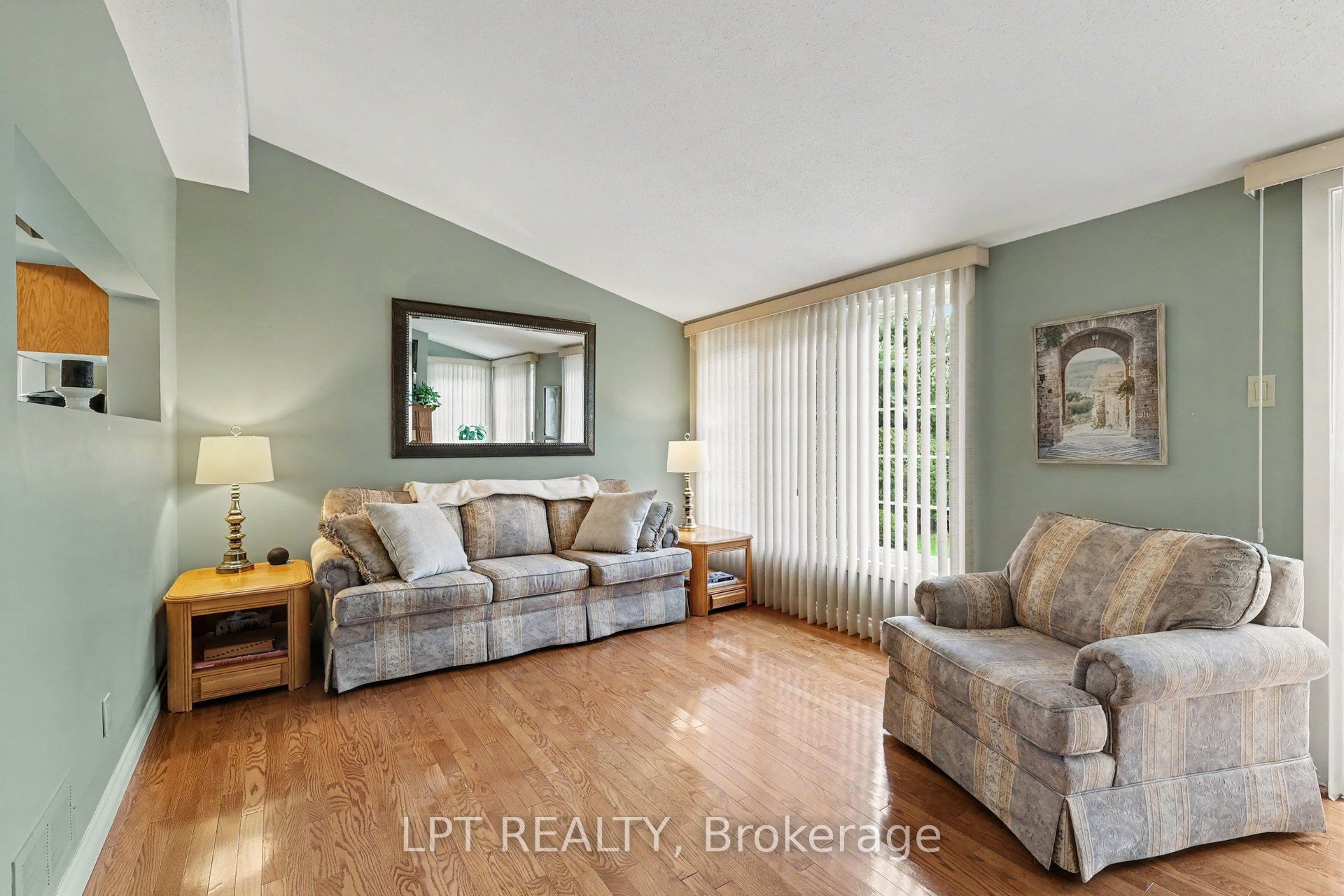 28 Meadow Glade Gardens Property Photo 18